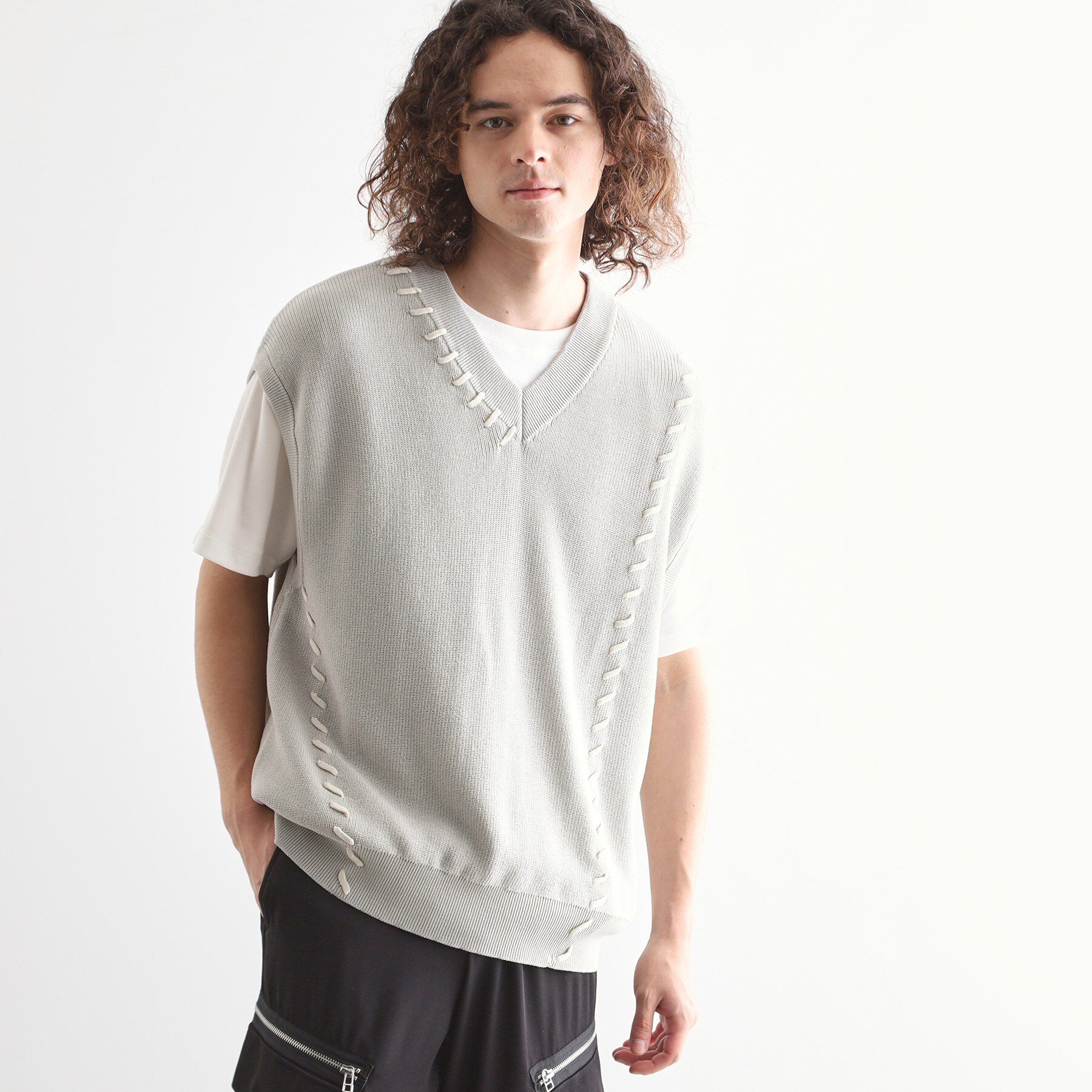 tk.TAKEO KIKUCHI「クロップドVネックニットベスト」|ベスト・ジレ|