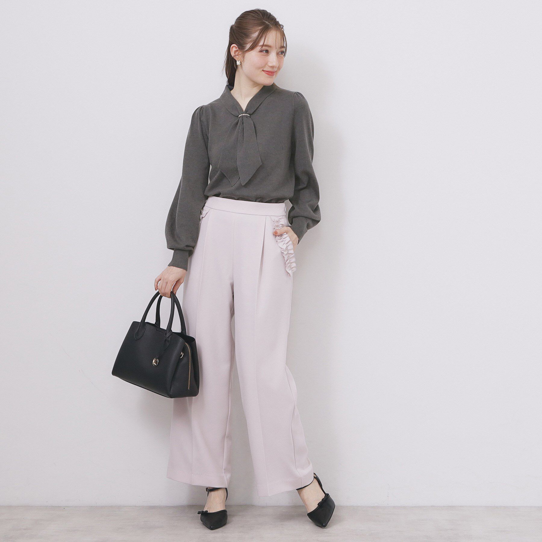 index「ゴールドパーツ付きボウタイニット【洗濯機OK】《10col/XS～LL》」|ニット・セーター|