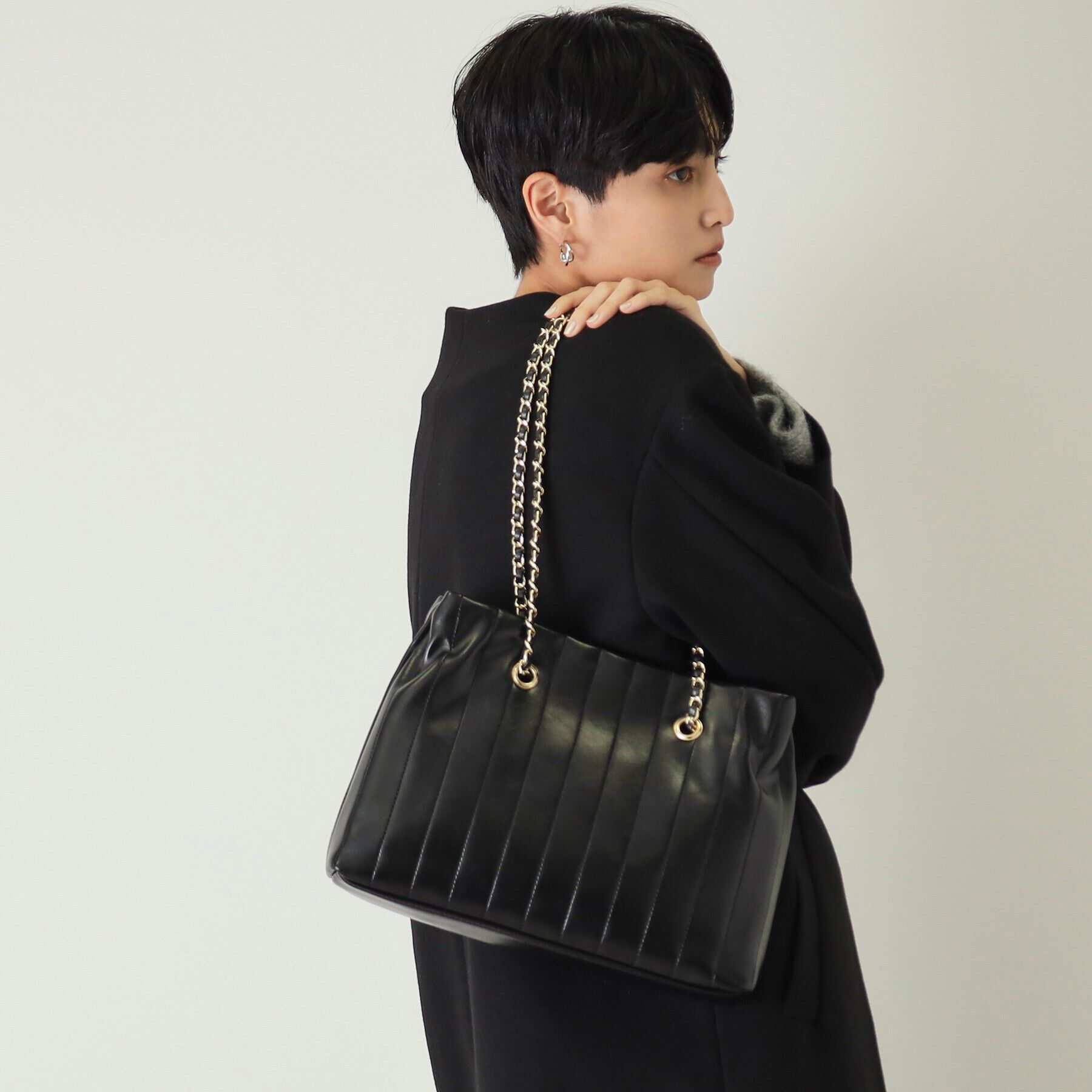 OPAQUE.CLIP「ストライプキルトチェーンショルダーバッグ」|ショルダー・メッセンジャー|ブラック(019)