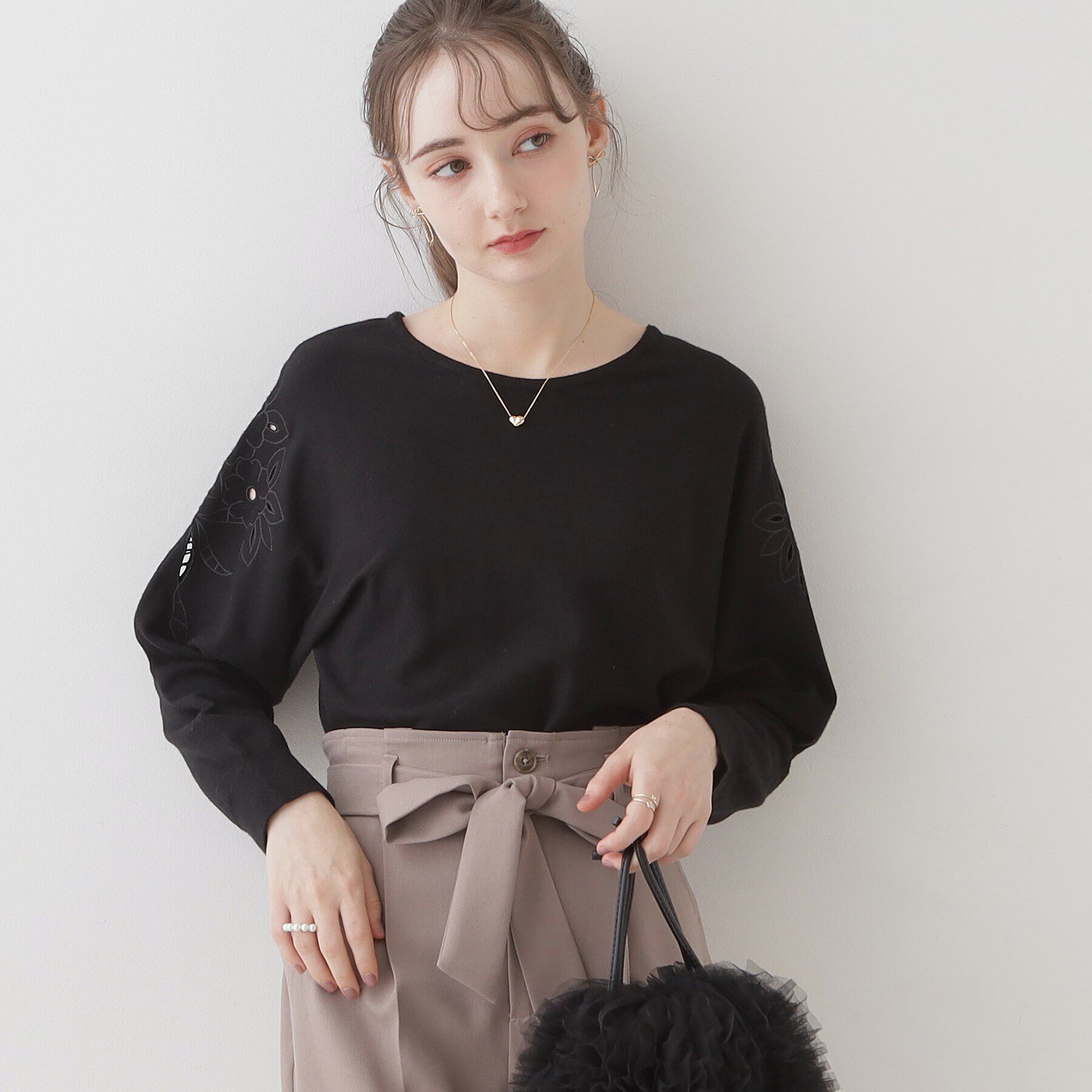 Couture broach「【上品さを添えた刺繍ニット】エンブロドルマンニット」|ニット・セーター|