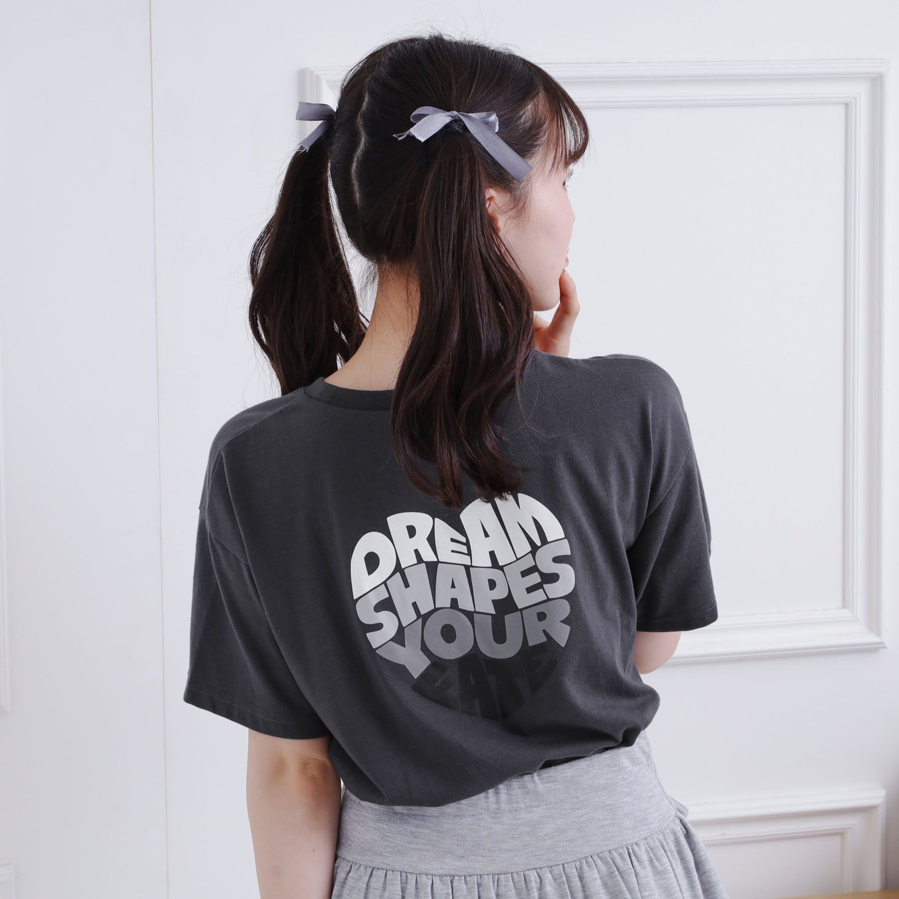 PINK-latte「バックハートロゴTシャツ」|Tシャツ・カットソー|チャコールグレー(0