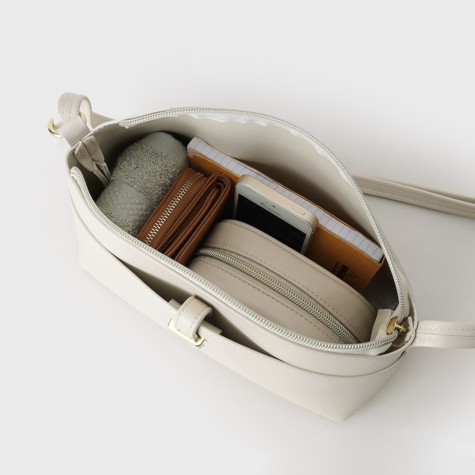 THE SHOP TK「【＠BAILA掲載】人間工学エアルダーミニショルダー/軽量/美しさと快適を両立」|ショルダー・メッセンジャー|