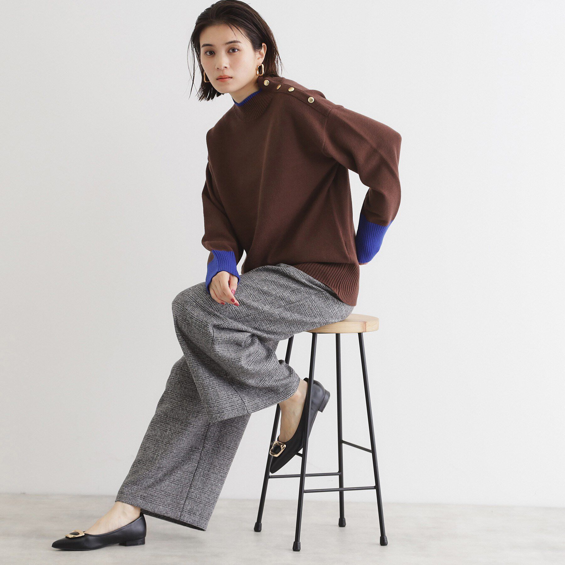 THE SHOP TK「【毛玉になりにくい／静電気防止】配色肩ボタンハイネックニット／洗える」|ニット・セーター|