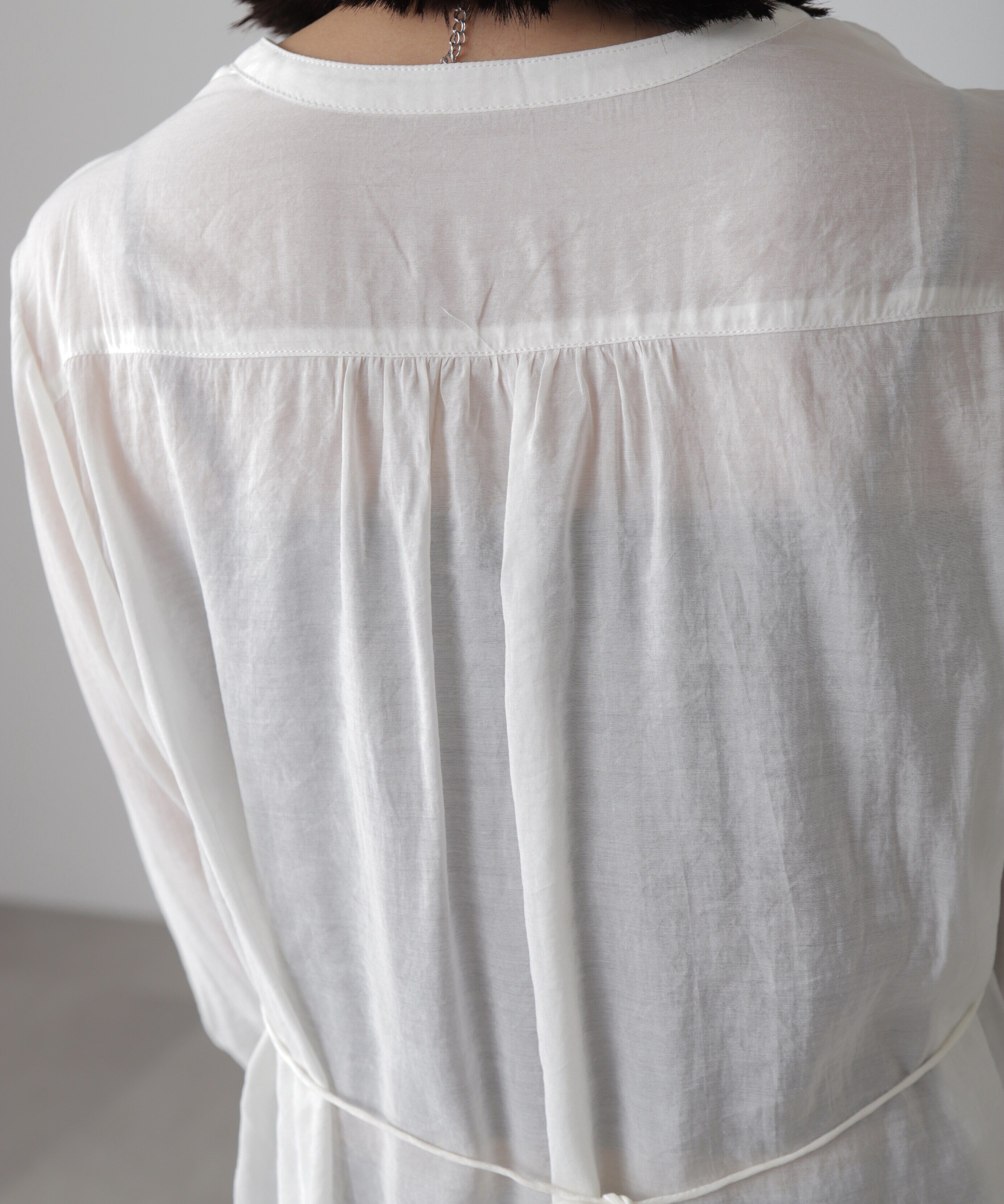  「Vネックシャーリングブラウス」|シャツ・ブラウス|