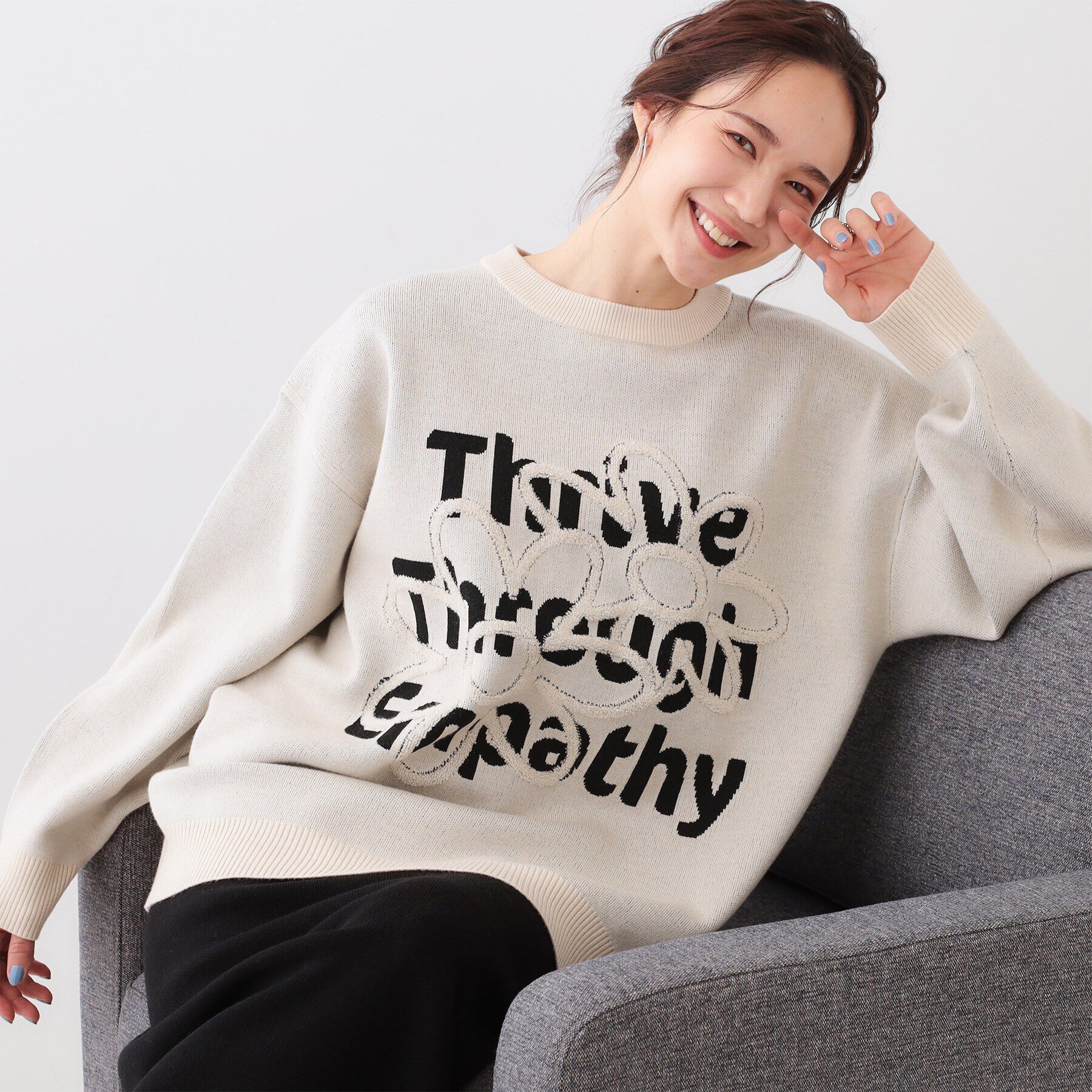 SHOO･LA･RUE「お花&times;ロゴ ゆるシルエットニット」|ニット・セーター|アイボリー(004)