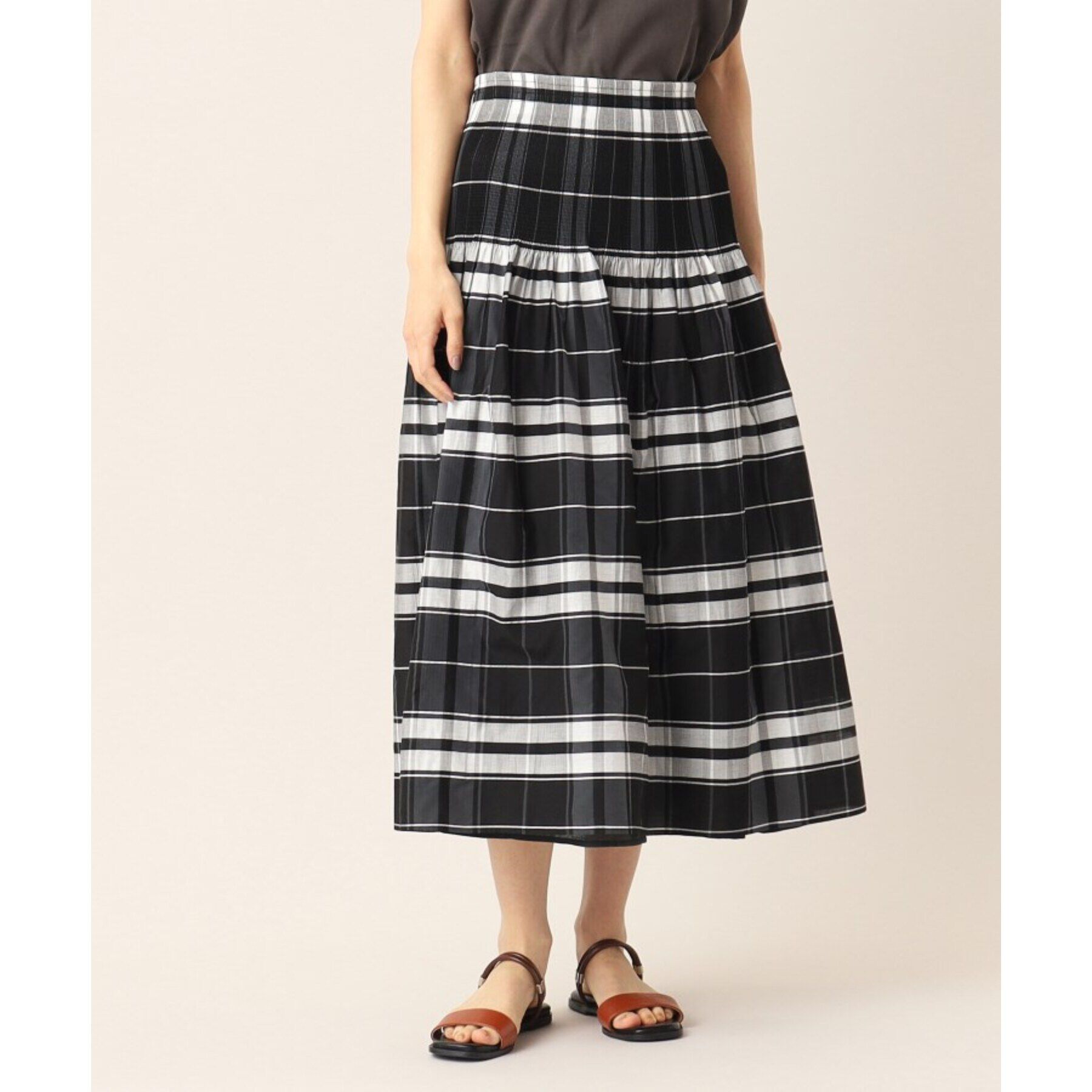 Dessin「【ウエストゴム・洗える】リバーシブルシャーリングスカート」|スカート|