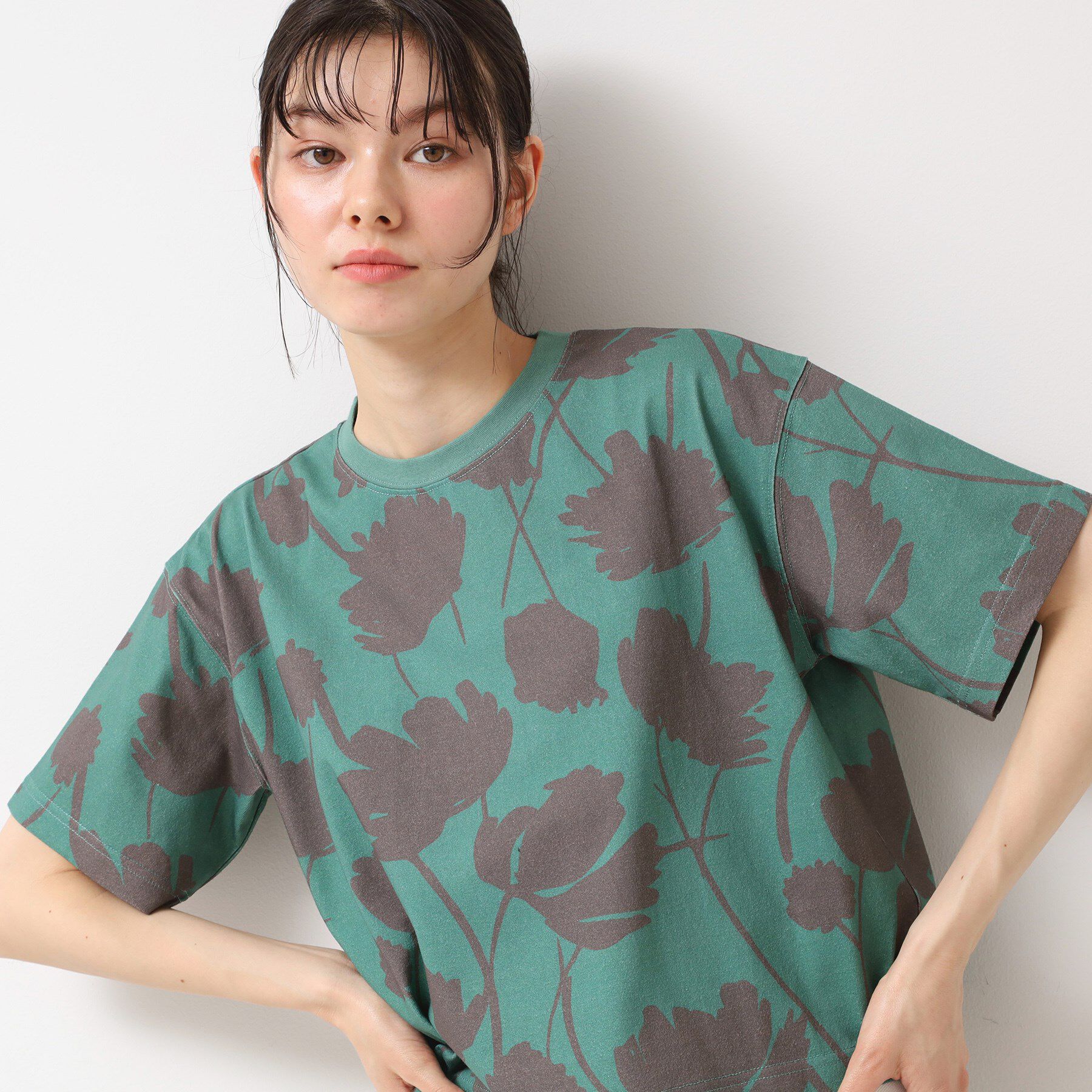 Dessin「【リンクコーデ・洗える】フラワープリントTシャツ」|Tシャツ・カットソー|グリーン(122)