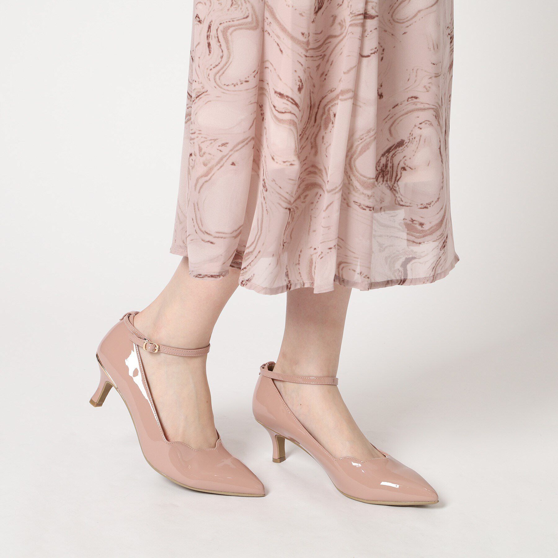 ESPERANZA「スカラップストラップミドルヒールパンプス【ESPERANZA＿blanca】」|パンプス|