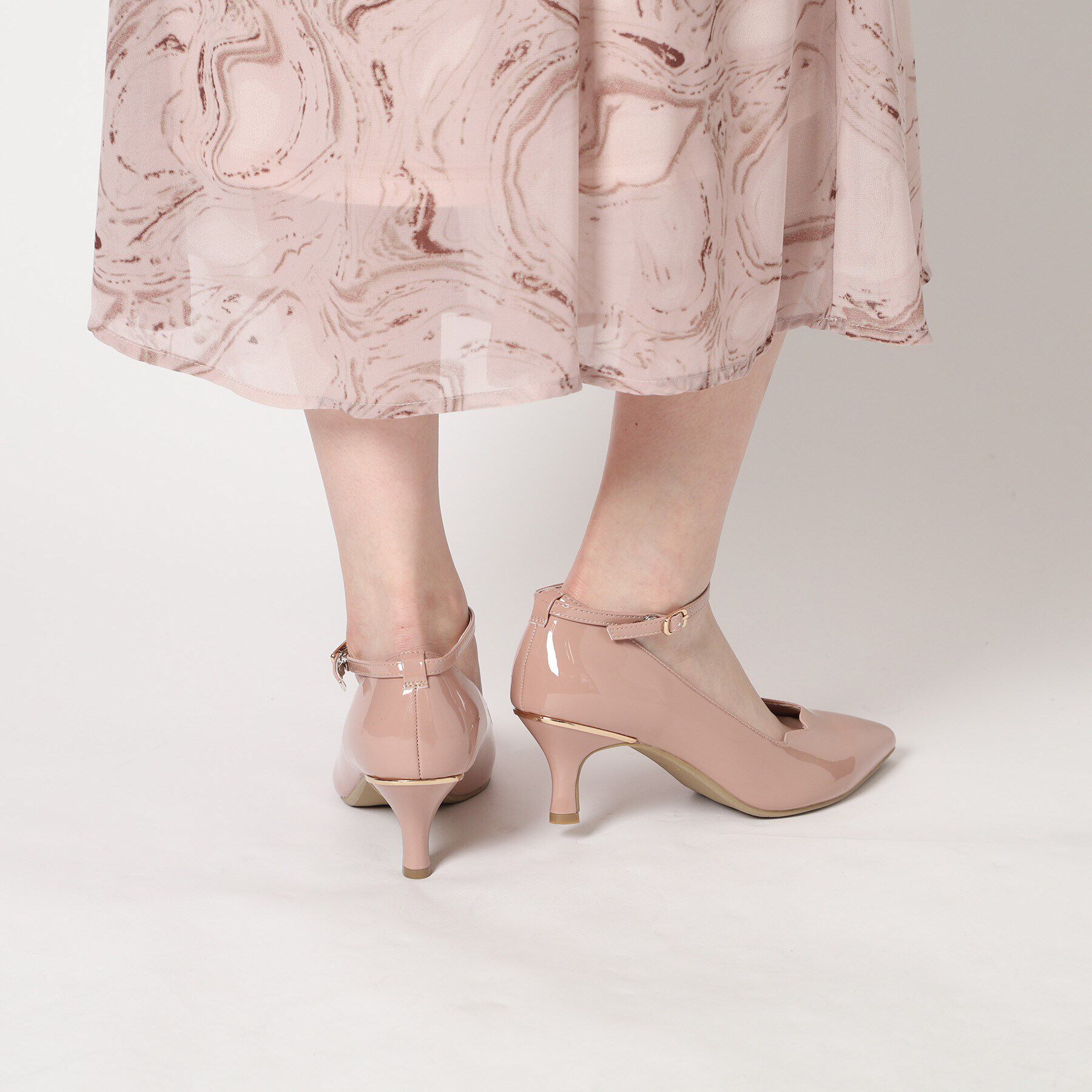 ESPERANZA「スカラップストラップミドルヒールパンプス【ESPERANZA＿blanca】」|パンプス|