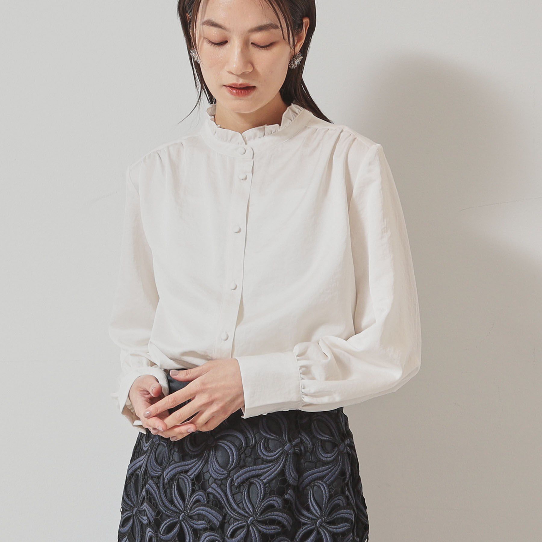 SunaUna「【衿フリル／パフスリーブ】ヴィンテージサテンブラウス」|シャツ・ブラウス|オフホワイト(003