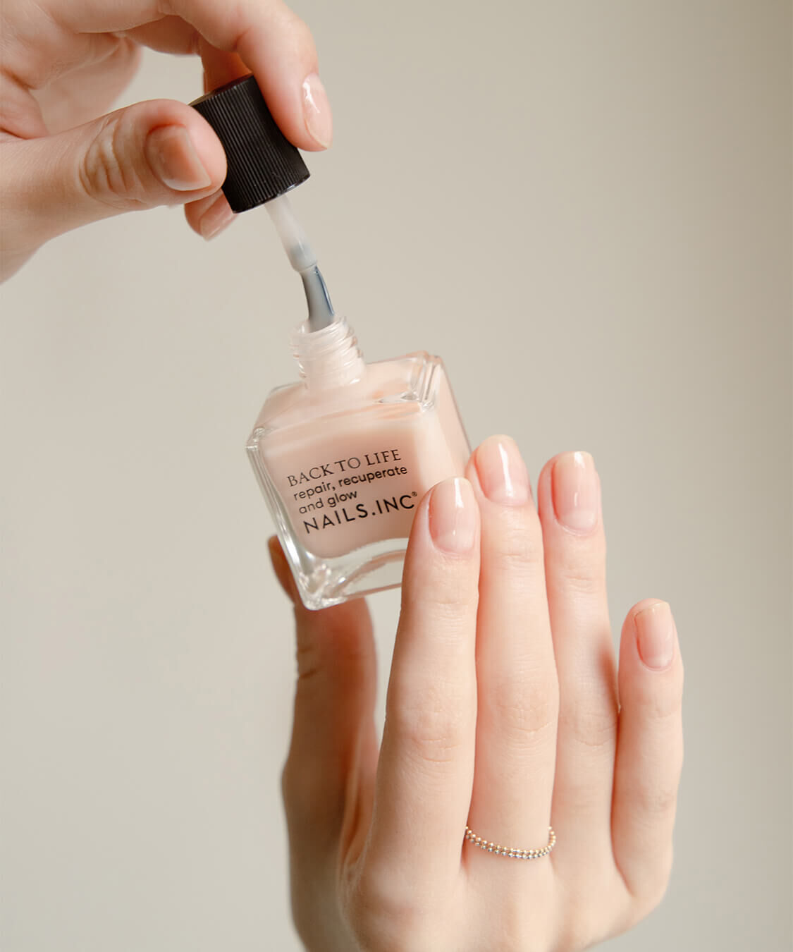 NAILS INC「BACK TO LIFE Treatment Base Coat」|ネイルカラー|