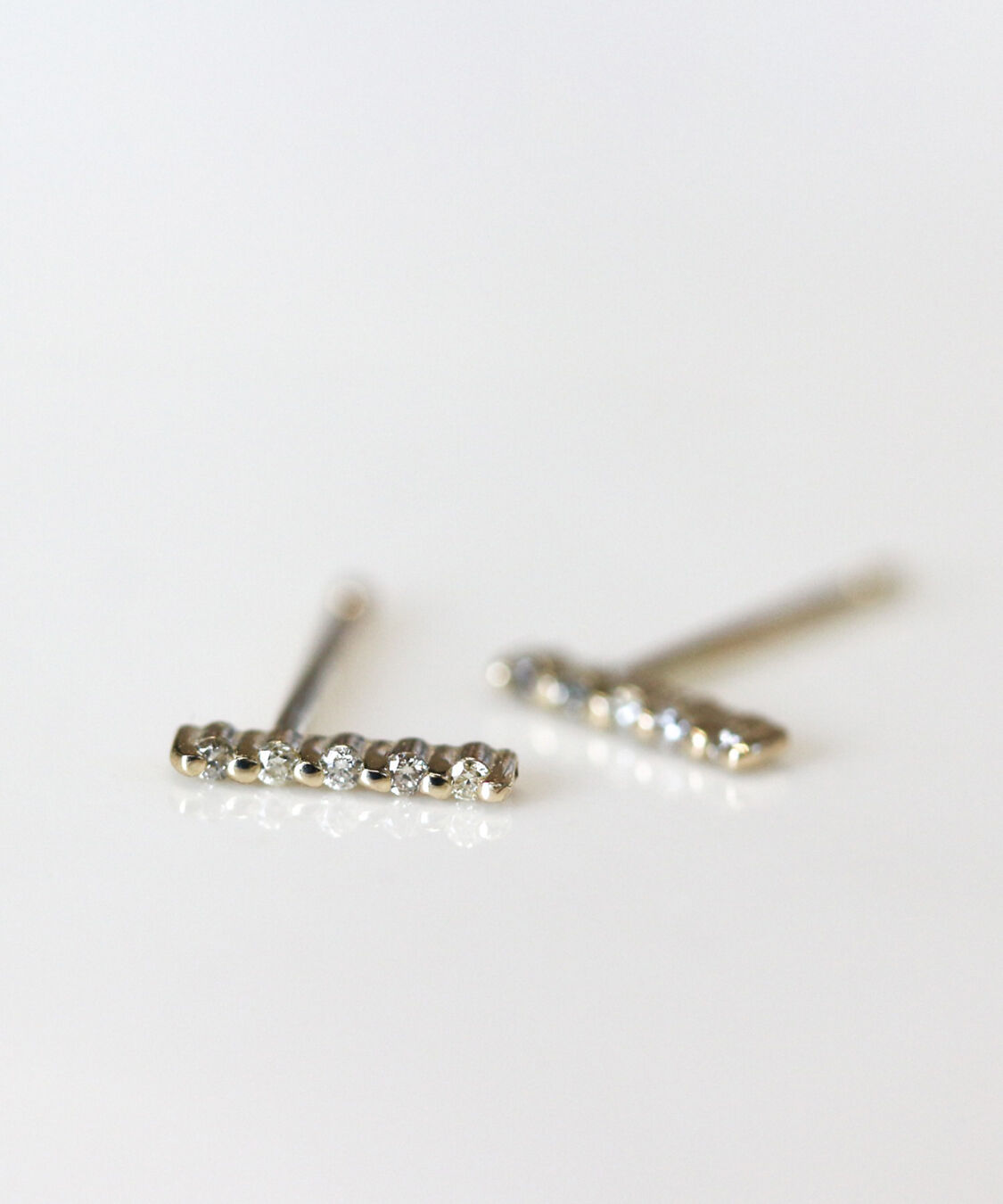  「ダイヤモンド ライン ピアス | K10YG〈世界最小〉」|ピアス|