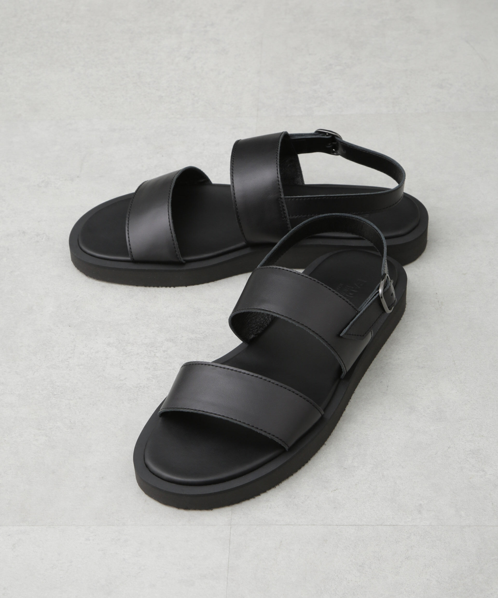 nano･universe「PADRONE THE STANDARD LINE/別注BACK STRAP SANDAL/ストラップ サンダル」|サンダル|ブラック