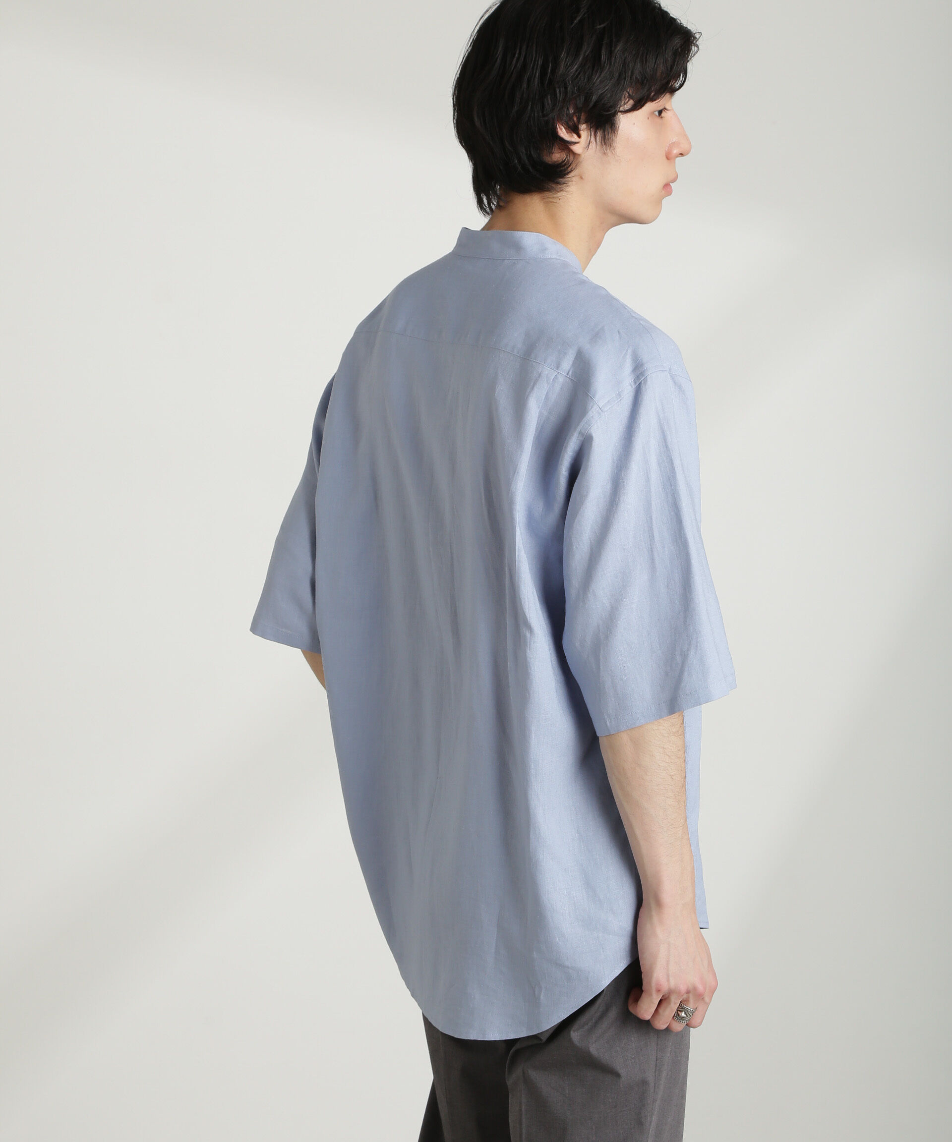 nano･universe「アンチスメルリネン バンドカラーシャツ 半袖」|シャツ・ブラウス|