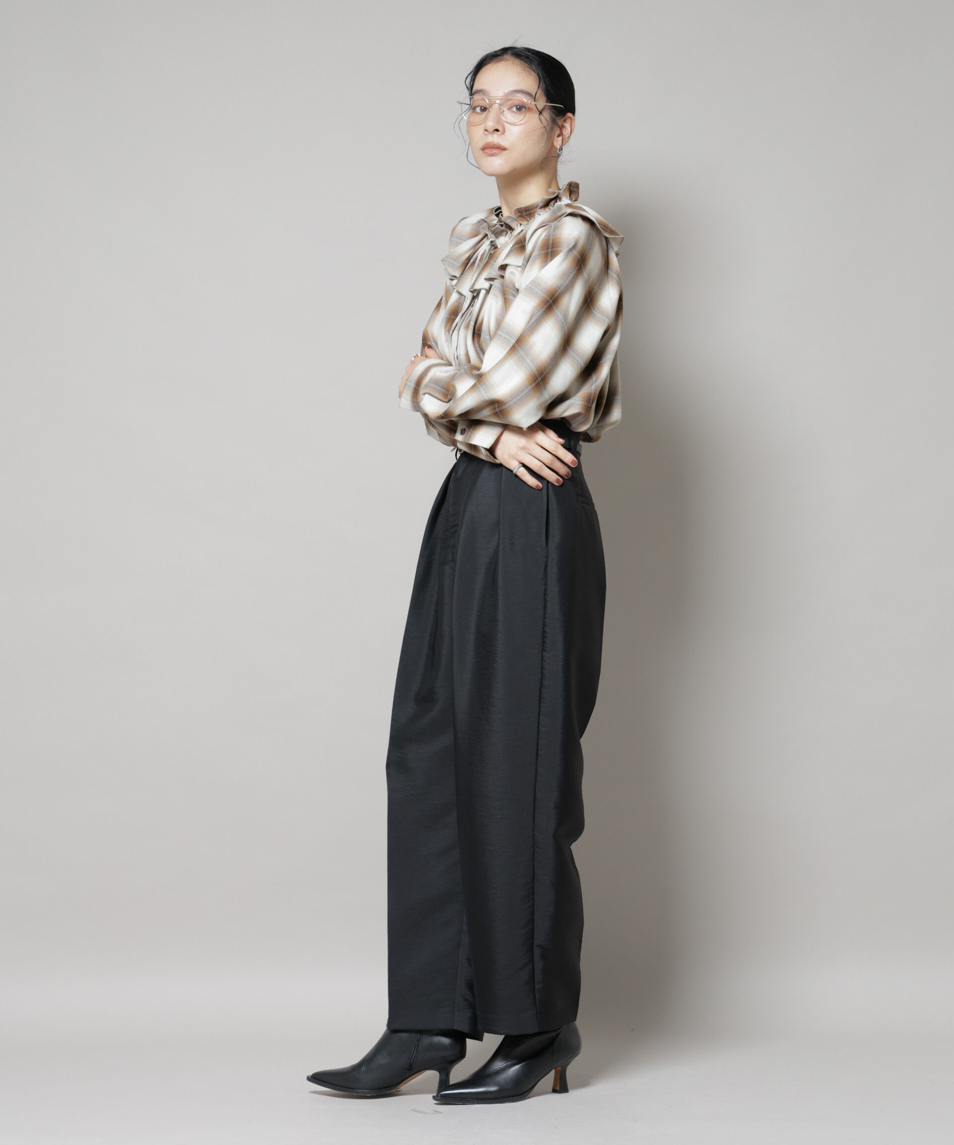 nano･universe「ツイルウェーブタックバレルパンツ」|チノ|