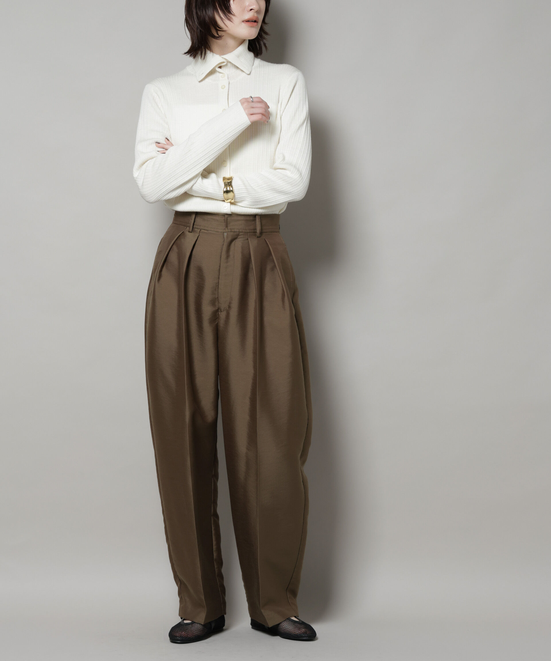 nano･universe「ツイルウェーブタックバレルパンツ」|チノ|