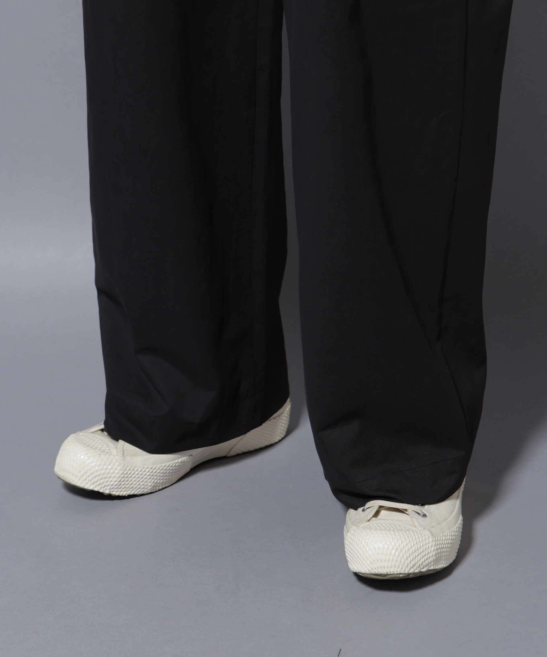 nano･universe「オイルドライクバギーパンツ」|チノ|