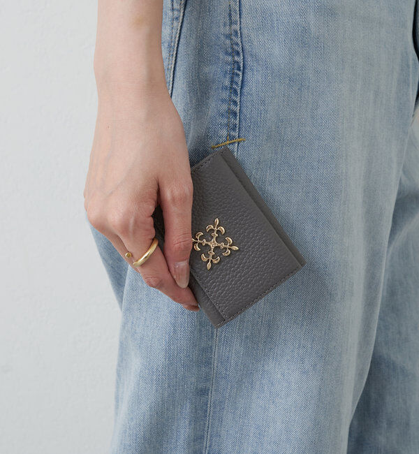  「モノグラムプレート三つ折りウォレット」|財布|