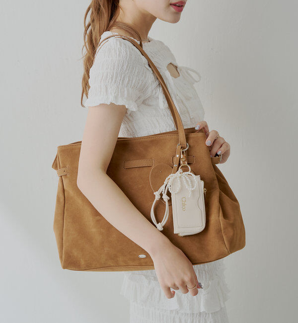  「【5色展開/通勤・通学に◎】チャーム付きベルトデザインBIGトートバッグ」|トートバッグ|