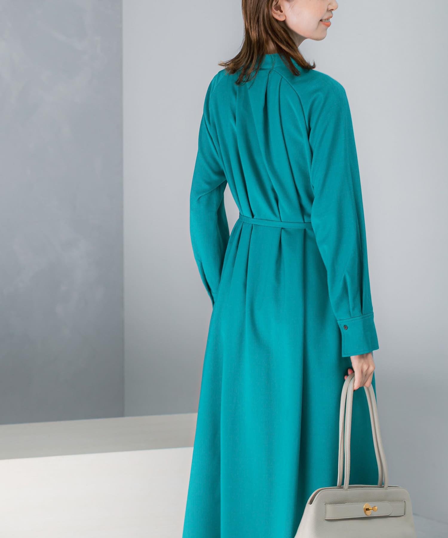 URBAN RESEARCH ROSSO「ポケットデザインVネックワンピース」|ワンピース|