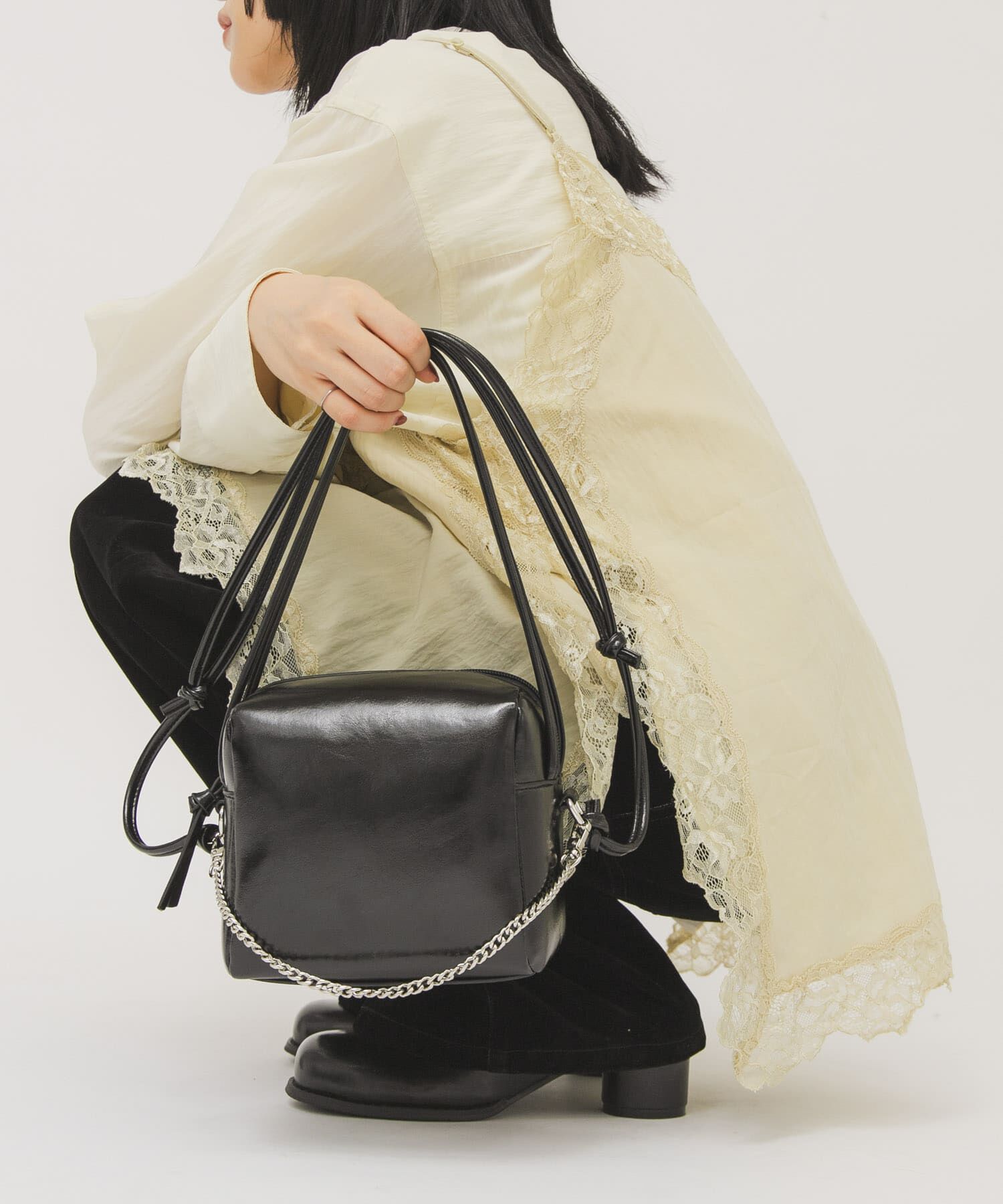  「チェーン付きスクエアBAG」|ショルダー・メッセンジャー|ブラック