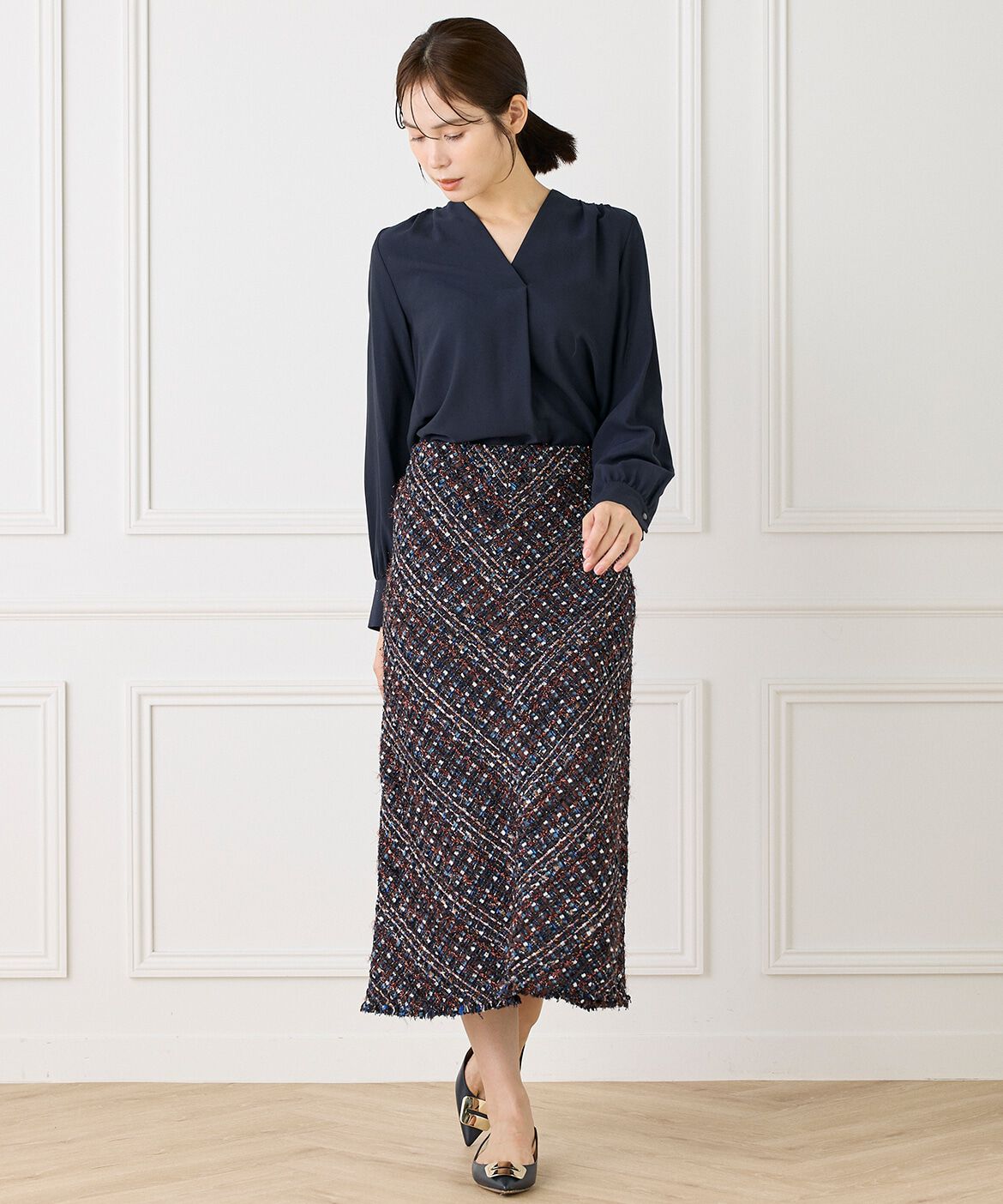 INED「《大きいサイズ》Vネックブラウス」|シャツ・ブラウス|