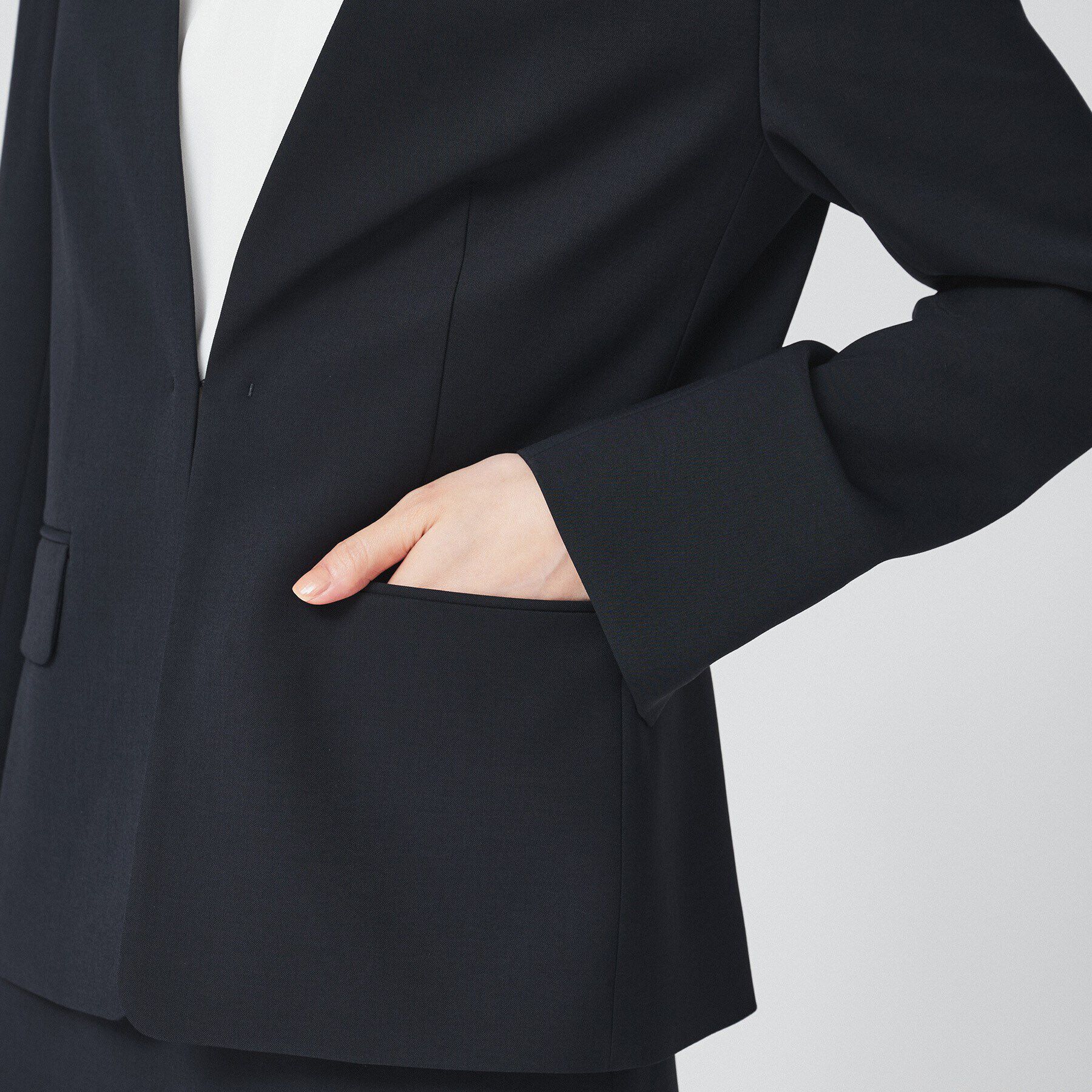 UNTITLED「【通勤スーツ/入卒/セレモニー】ライトウェイト ストレッチカラーレスジャケット」|ノーカラージャケット|