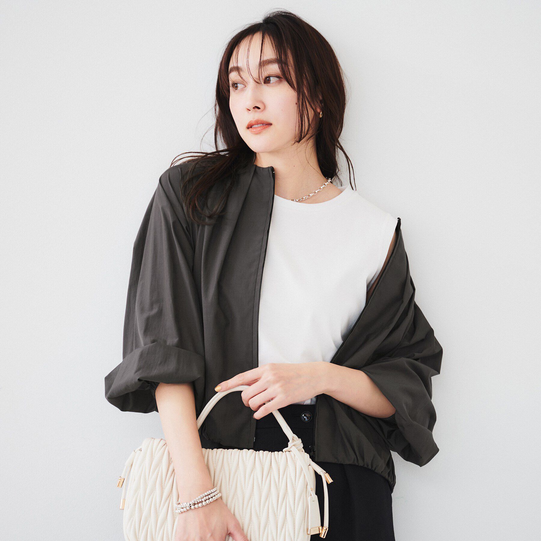 UNTITLED「【春の軽羽織り】ボリューム袖 ノーカラーブルゾン」|ブルゾン・スタジャン|チャコールグレー(0