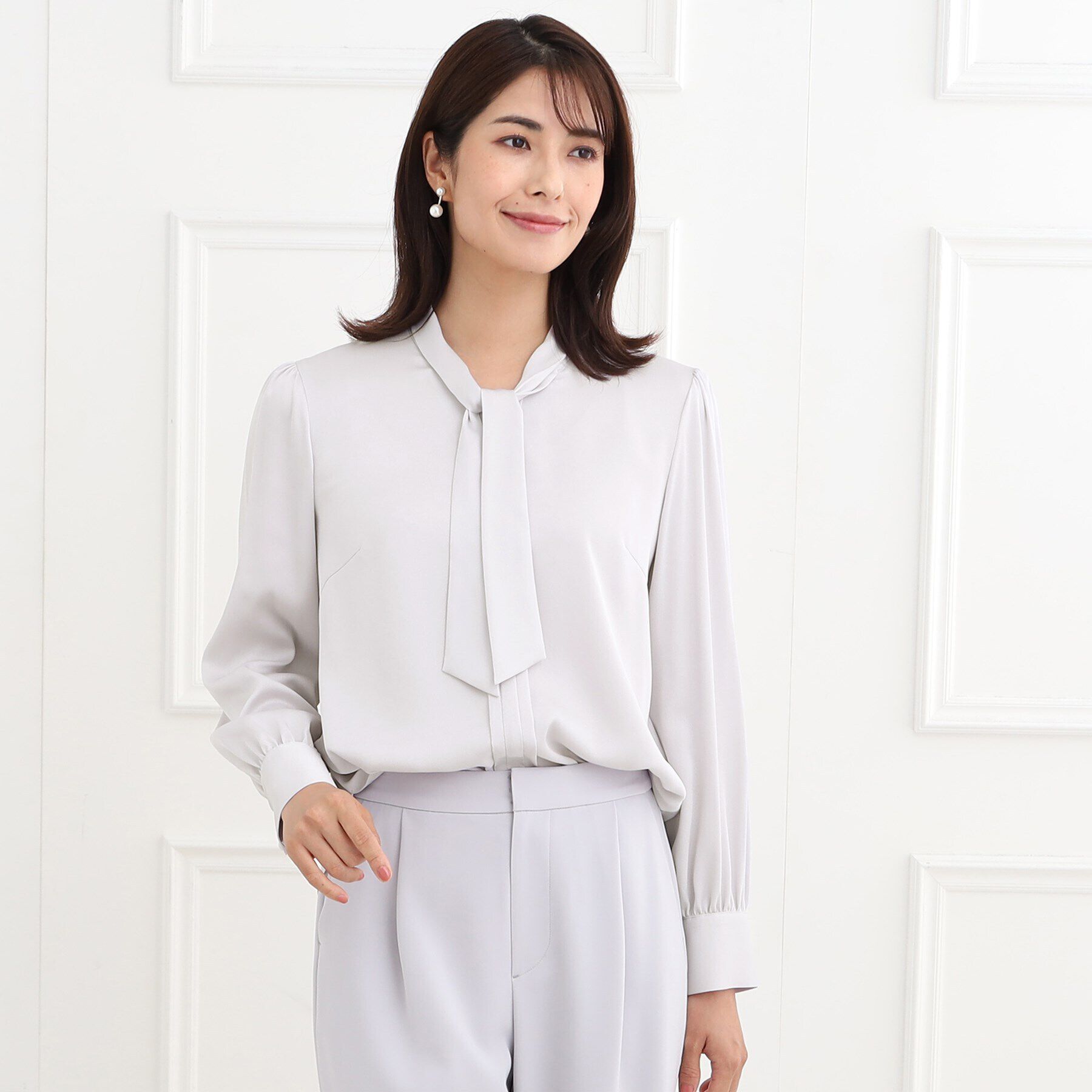 Reflect「【夏SALE／フォーマル/マシンウォッシュ可】シルキーボウタイデザインブラウス」|シャツ・ブラウス|