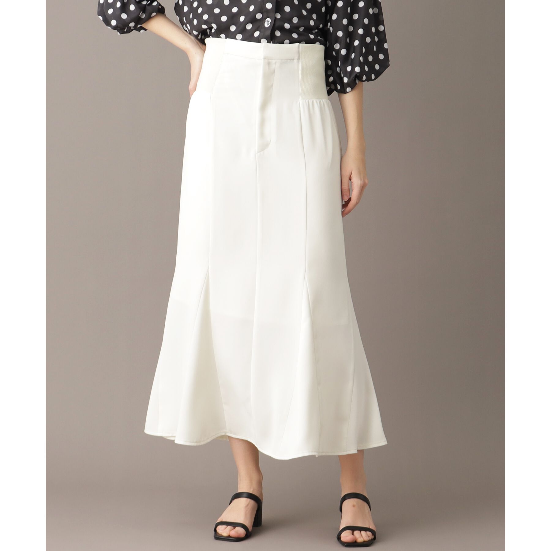 DRESSTERIOR「【大人百花春号掲載 モデル美香さん着用】バックストラップマーメイドスカート」|スカート|ホワイト(001)