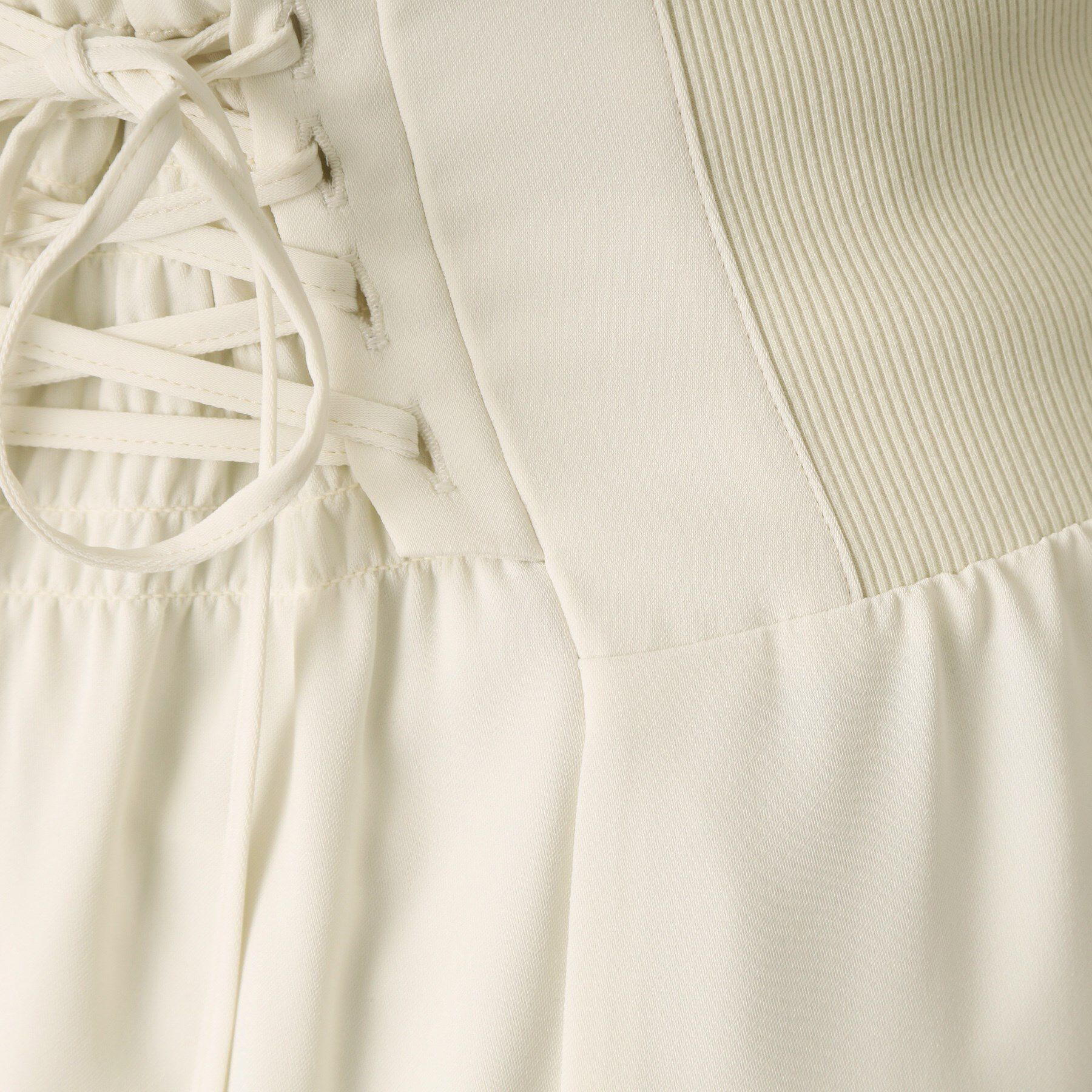 DRESSTERIOR「【大人百花春号掲載 モデル美香さん着用】バックストラップマーメイドスカート」|スカート|