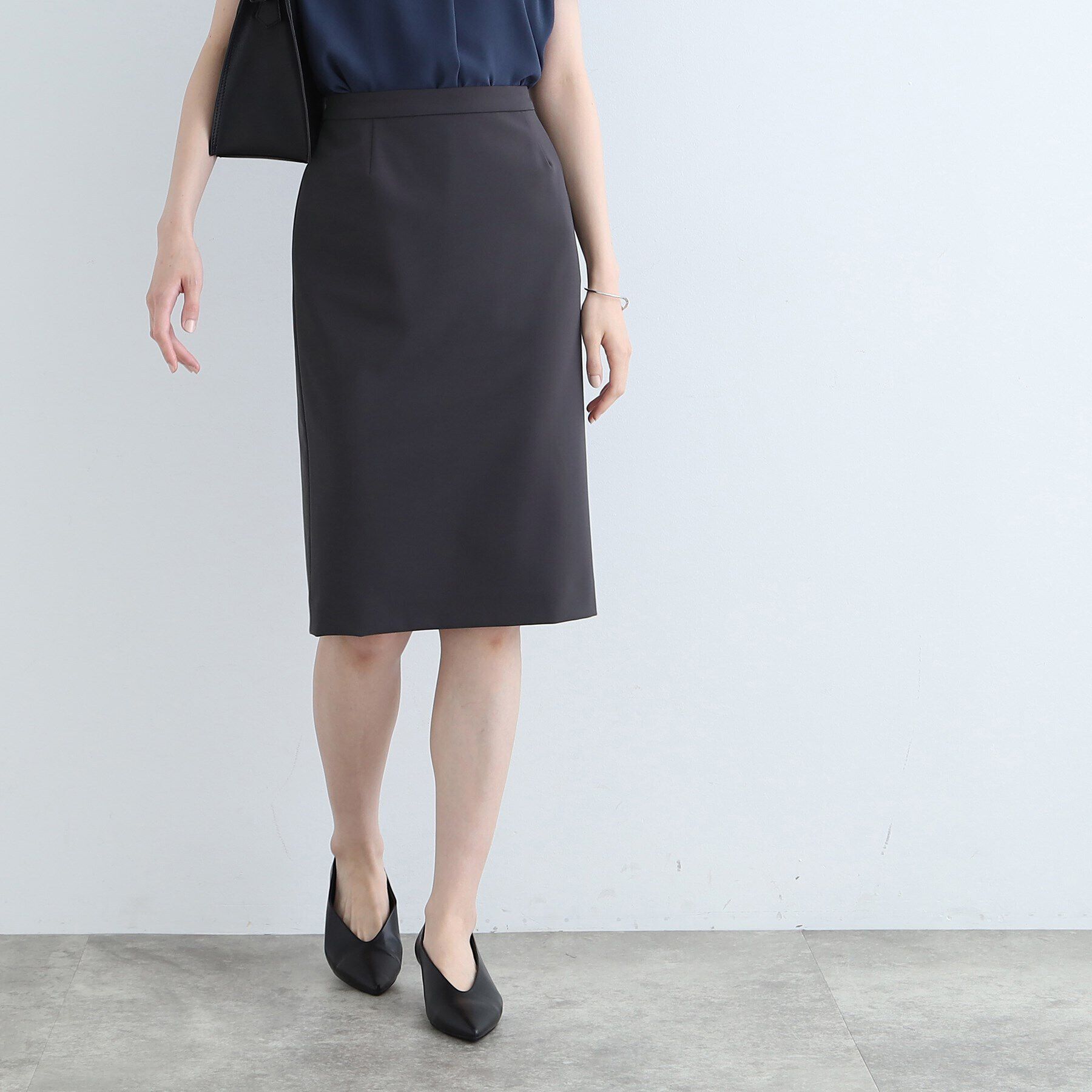 INDIVI「【洗える/UVケア/エコ/日本製】ストレッチ ストレートスカート」|スーツ|チャコールグレー(0