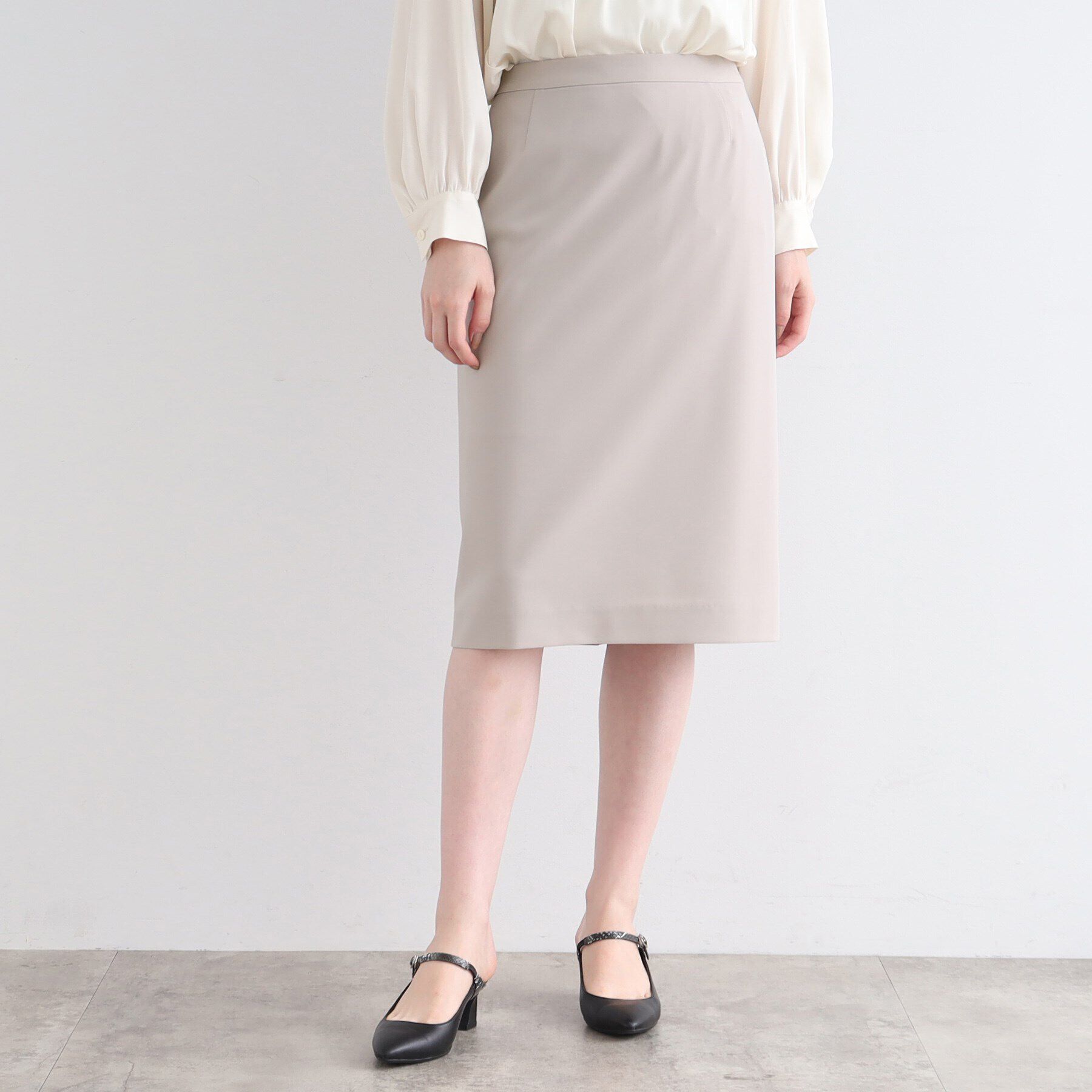 INDIVI「【洗える/UVケア/エコ/日本製】ストレッチ ストレートスカート」|スーツ|ライトグレー(611