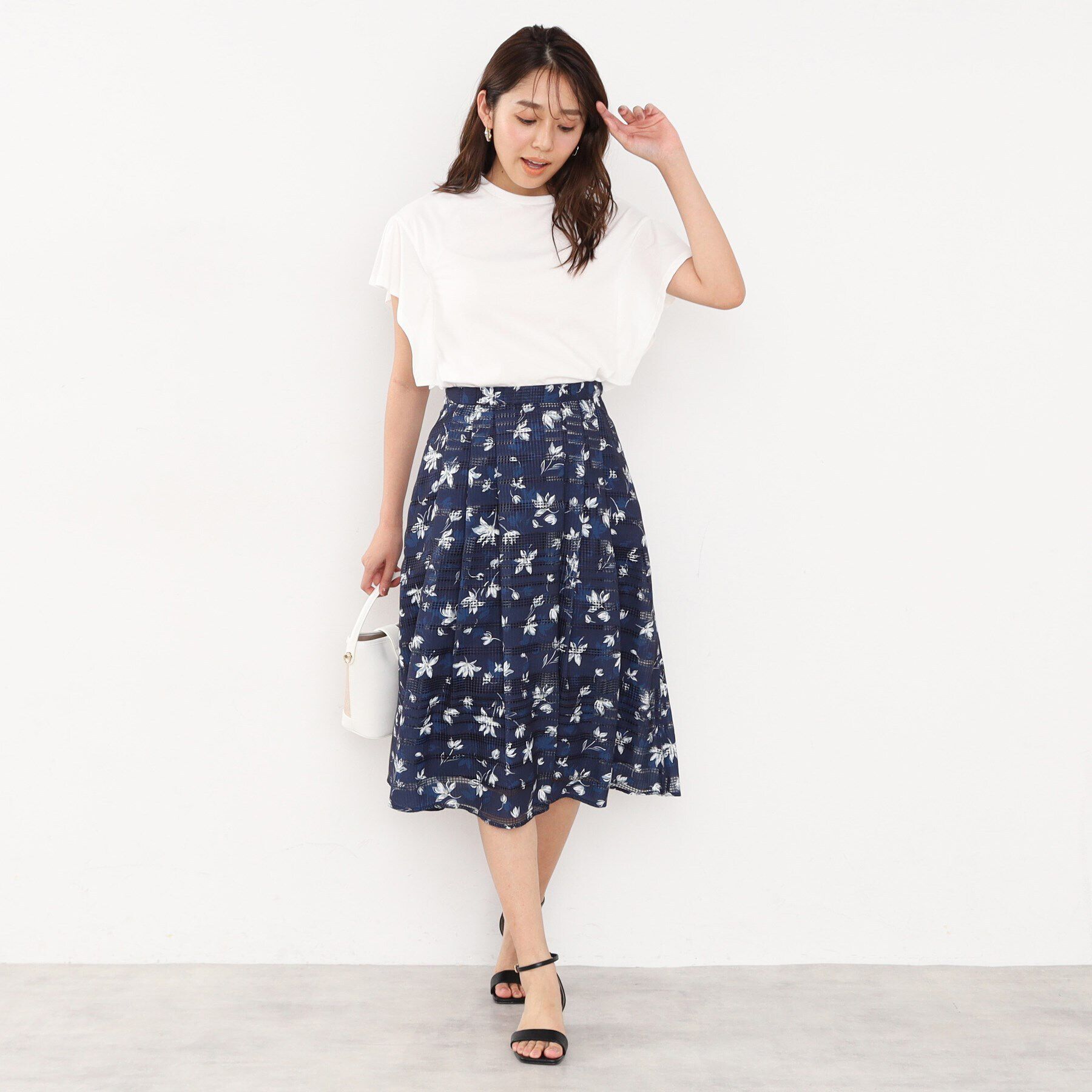 index「フラワータックフレアスカート【洗濯機洗い可/防シワ】」|スカート|
