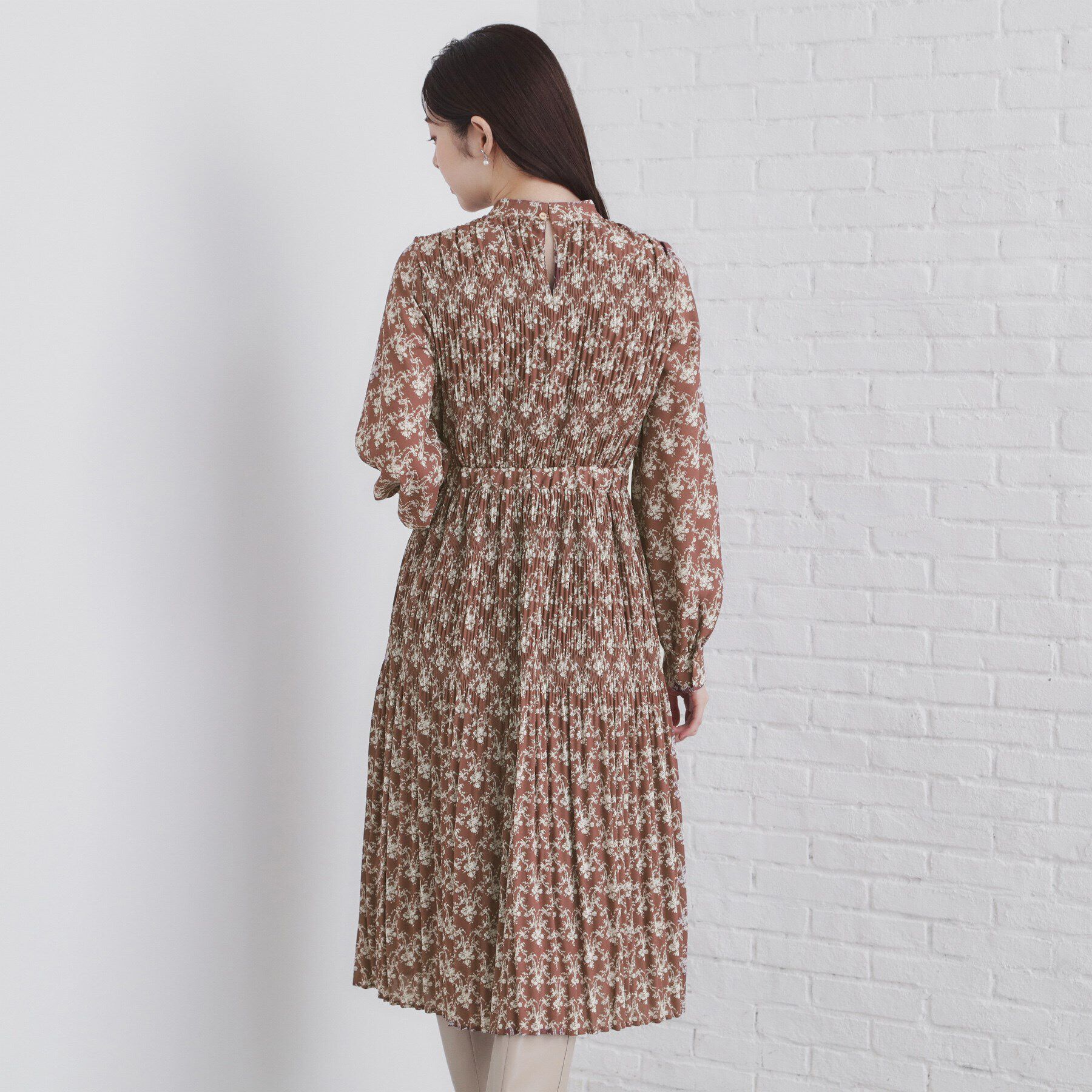 index「マジョリカプリーツ小花柄ワンピース【洗濯機洗い可】」|ワンピース|