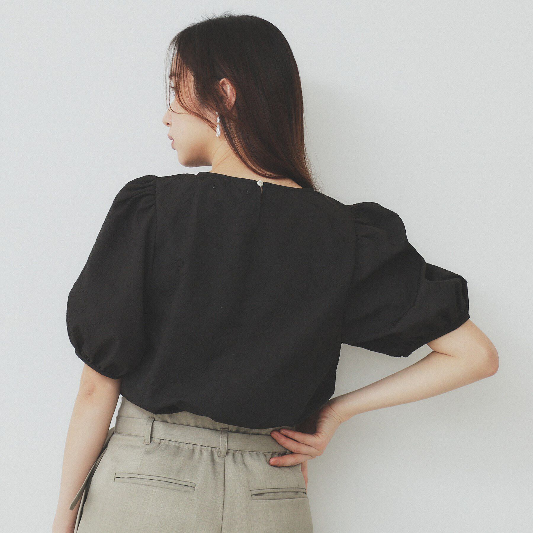 index「フラワージャカードパフフレアブラウス【洗濯機洗い可/防シワ】」|シャツ・ブラウス|