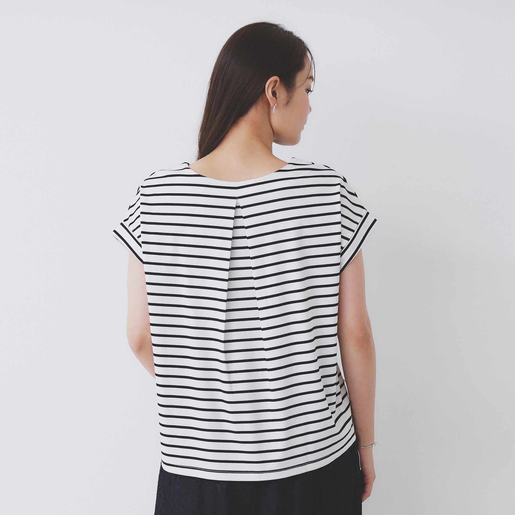 index「《S-3Lサイズ》サイドパール調ボタンボクシートップス【洗濯機洗い可/UVケア/接触冷感】」|Tシャツ・カットソー|