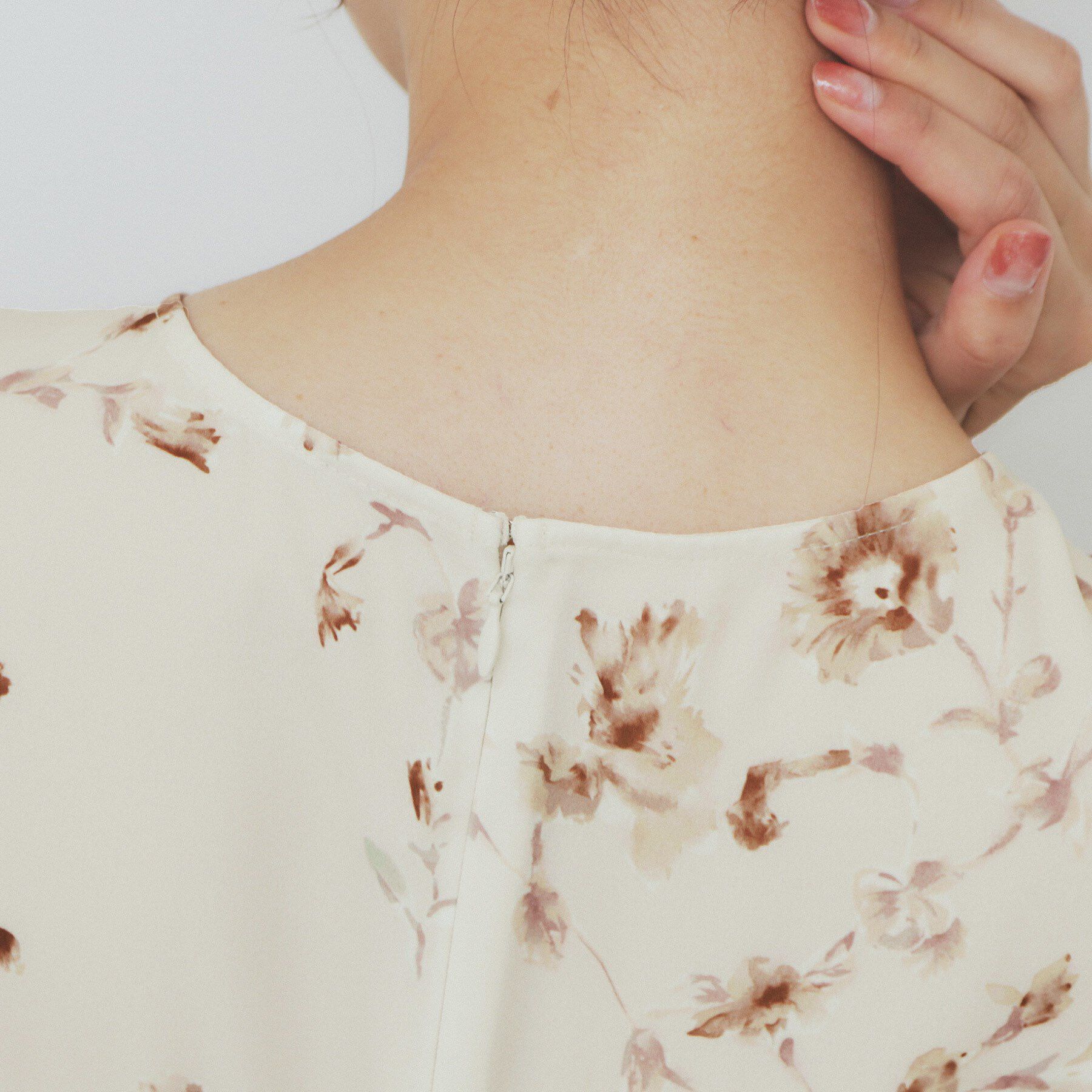 index「カシュクールフラワーワンピース【洗濯機洗い可】」|ワンピース|