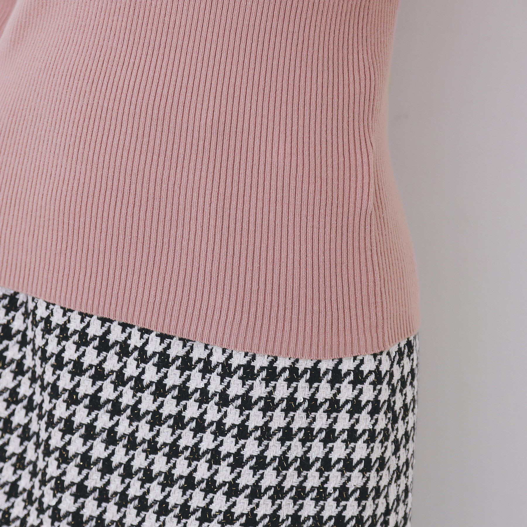 index「ショルダーチュールフリルハイネックニット【洗濯機OK/抗ピル】」|ニット・セーター|