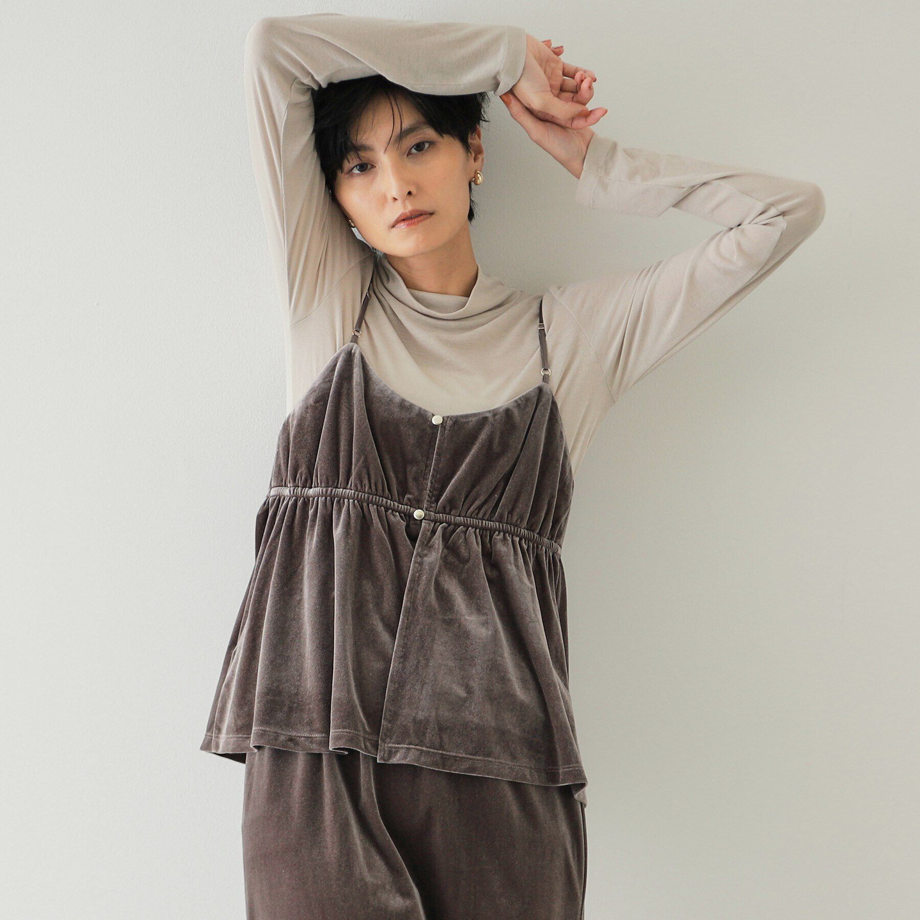 OPAQUE.CLIP「《美人百花掲載》ベロアキャミブラウス/セットアップ対応【洗濯機洗い可】」|キャミソール|トープ(054)