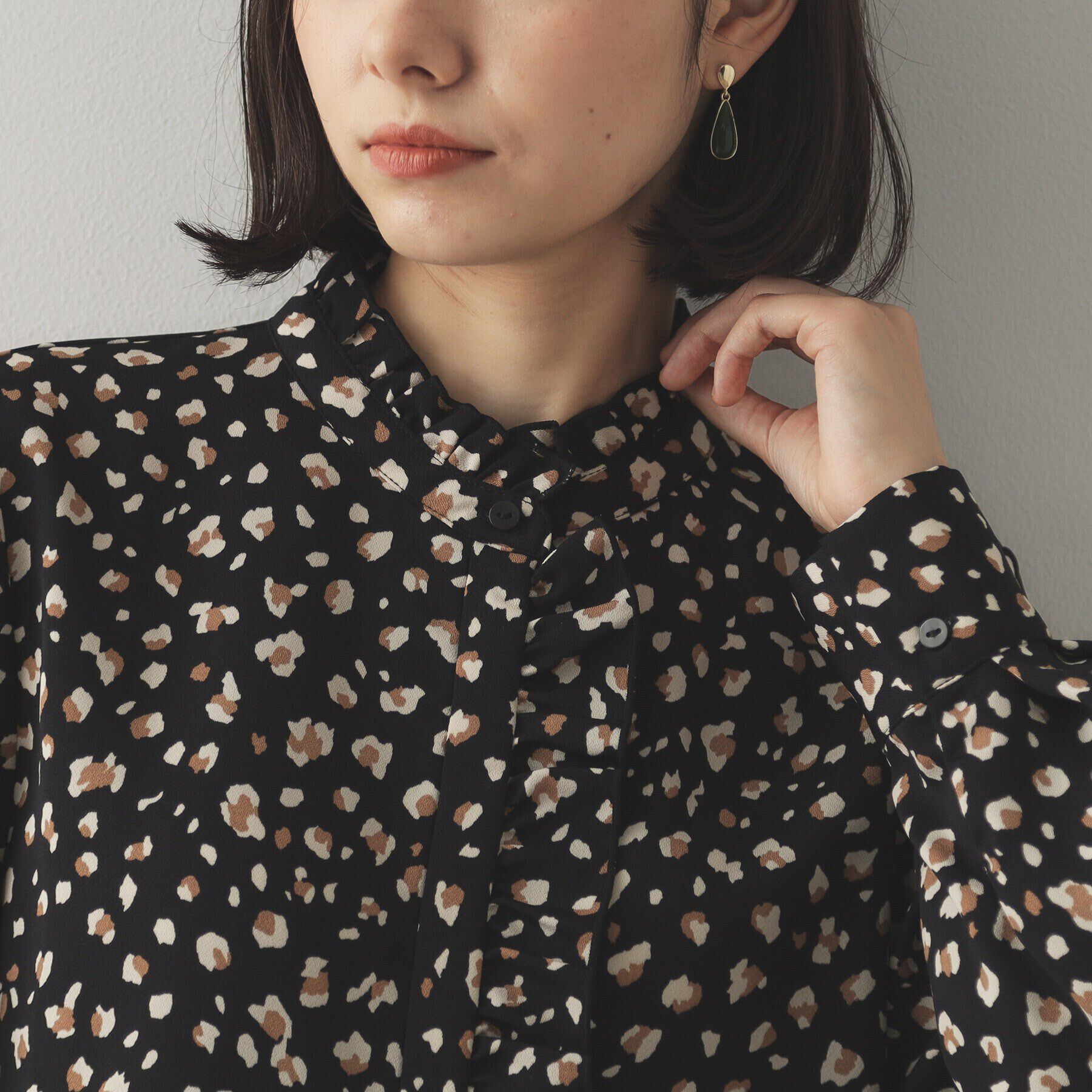 OPAQUE.CLIP「スタインドフリルブラウス【洗濯機洗い可】」|シャツ・ブラウス|