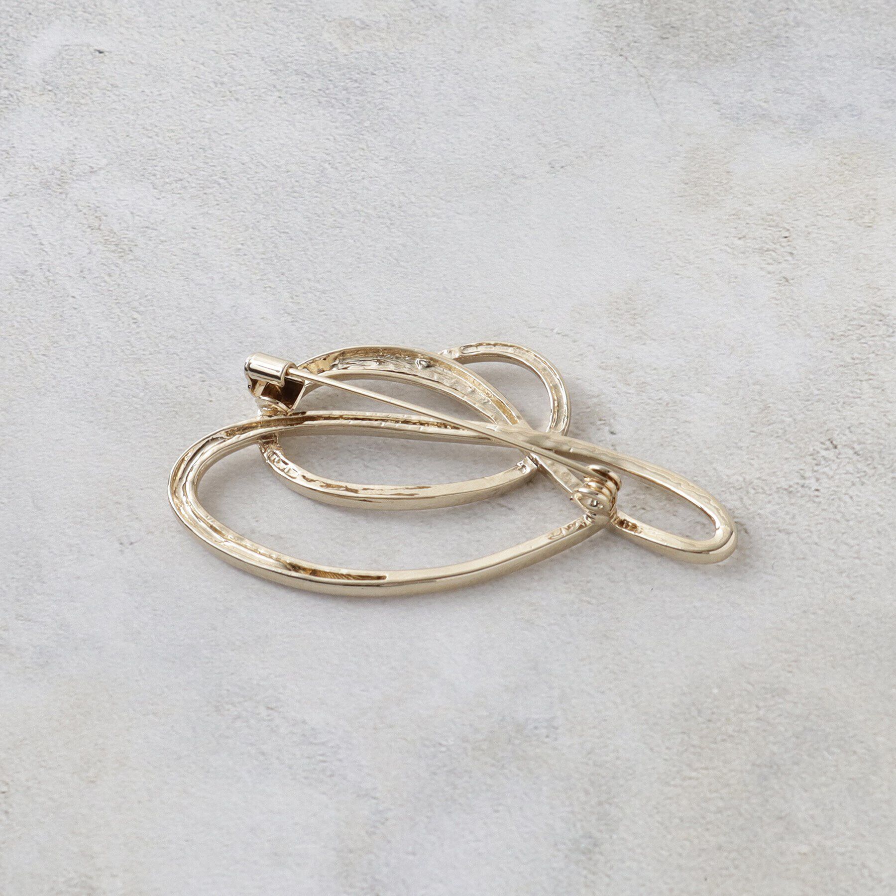 OPAQUE.CLIP「メタルラインブローチ」|ブローチ・コサージュ|