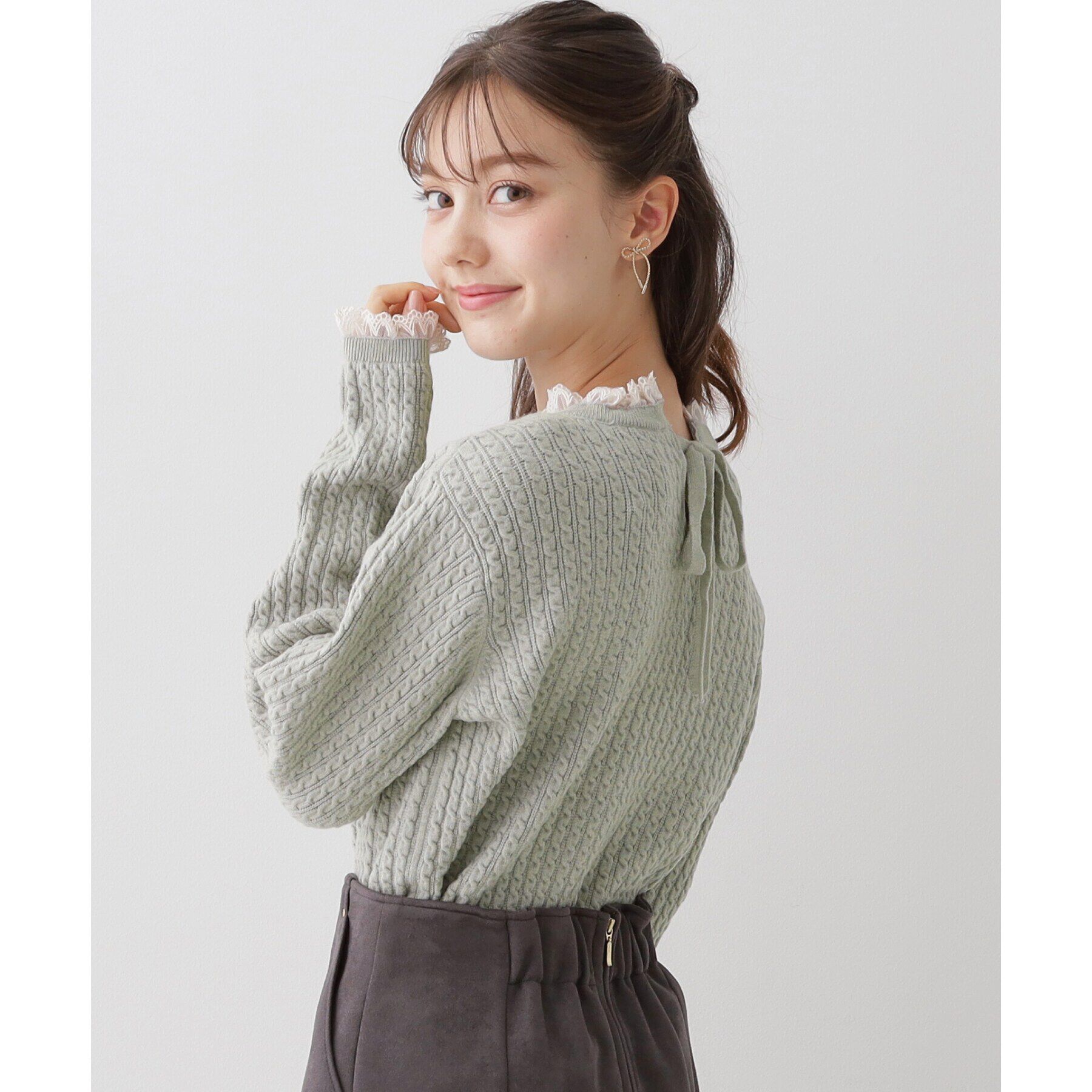 Couture broach「【大人フェミニンを叶える】レース細ケーブルバックリボンニット」|ニット・セーター|ﾐﾝﾄｸﾞﾘｰﾝ(021)