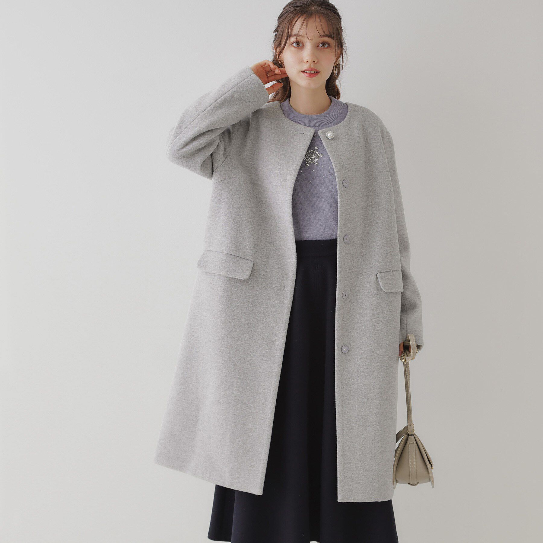 Couture broach「【プチプラ・華やかさを高める】ビジュー釦ロングコート」|ノーカラーコート|