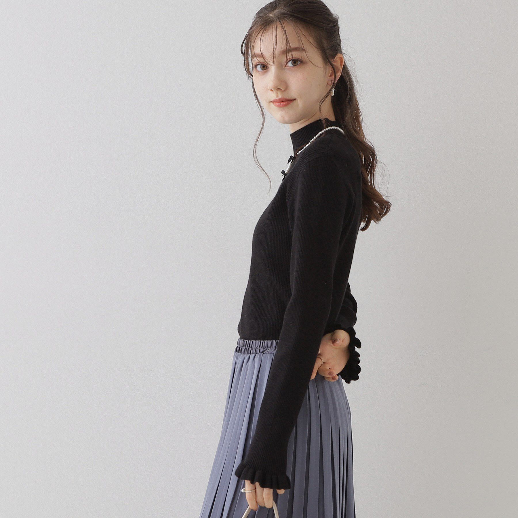 Couture broach「【プチプラ・フェミニンもカジュアルも】サステナブル　バックパール調プチフリルリブ」|ニット・セーター|