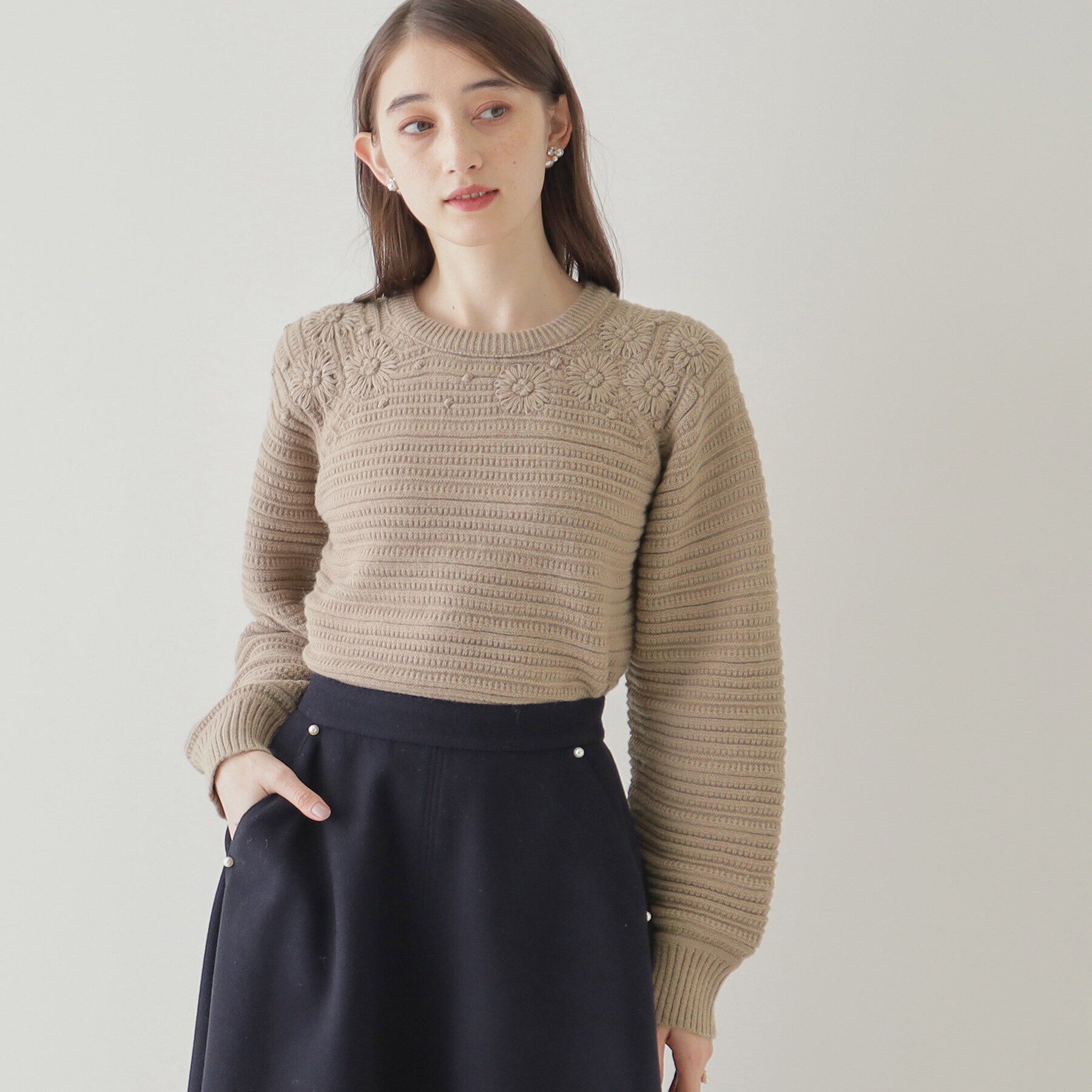 Couture broach「【レディな華やかニット】エンブロフラワーニット」|ニット・セーター|