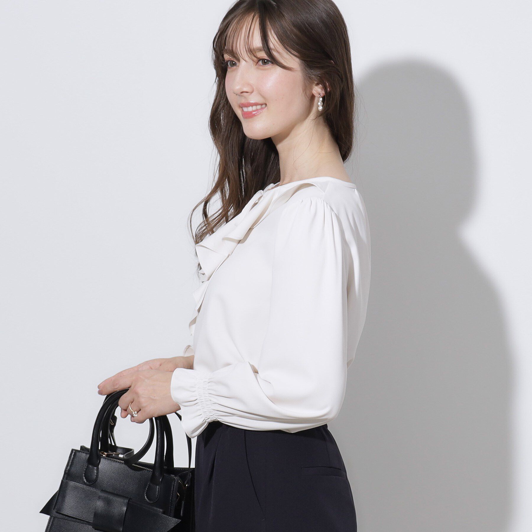 Couture broach「【セレモニーシーン/お仕事にも】ラッフルフリルブラウス」|シャツ・ブラウス|