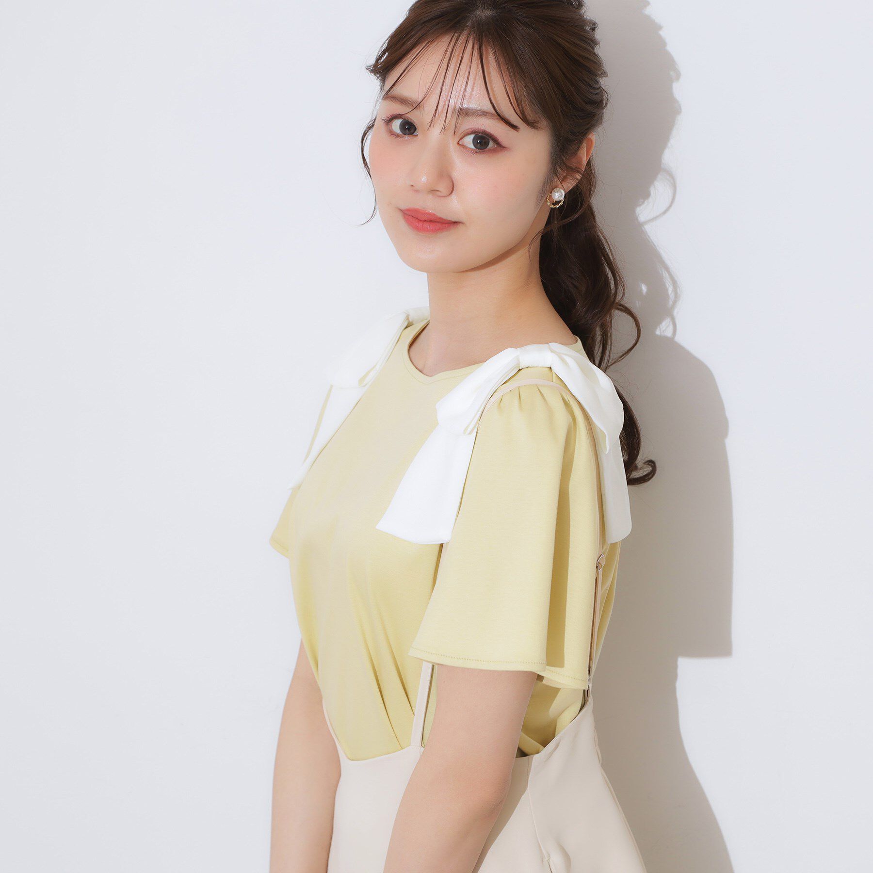 Couture broach「【リボン・マシンウォッシャブル・UV機能・接触冷感】肩リボントップス」|Tシャツ・カットソー|