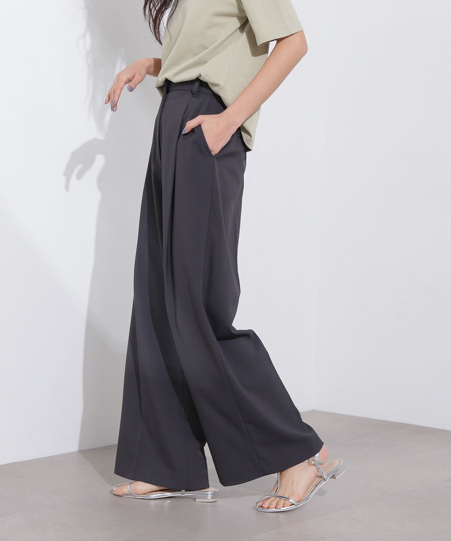  「ライトタックワイドパンツ」|その他|