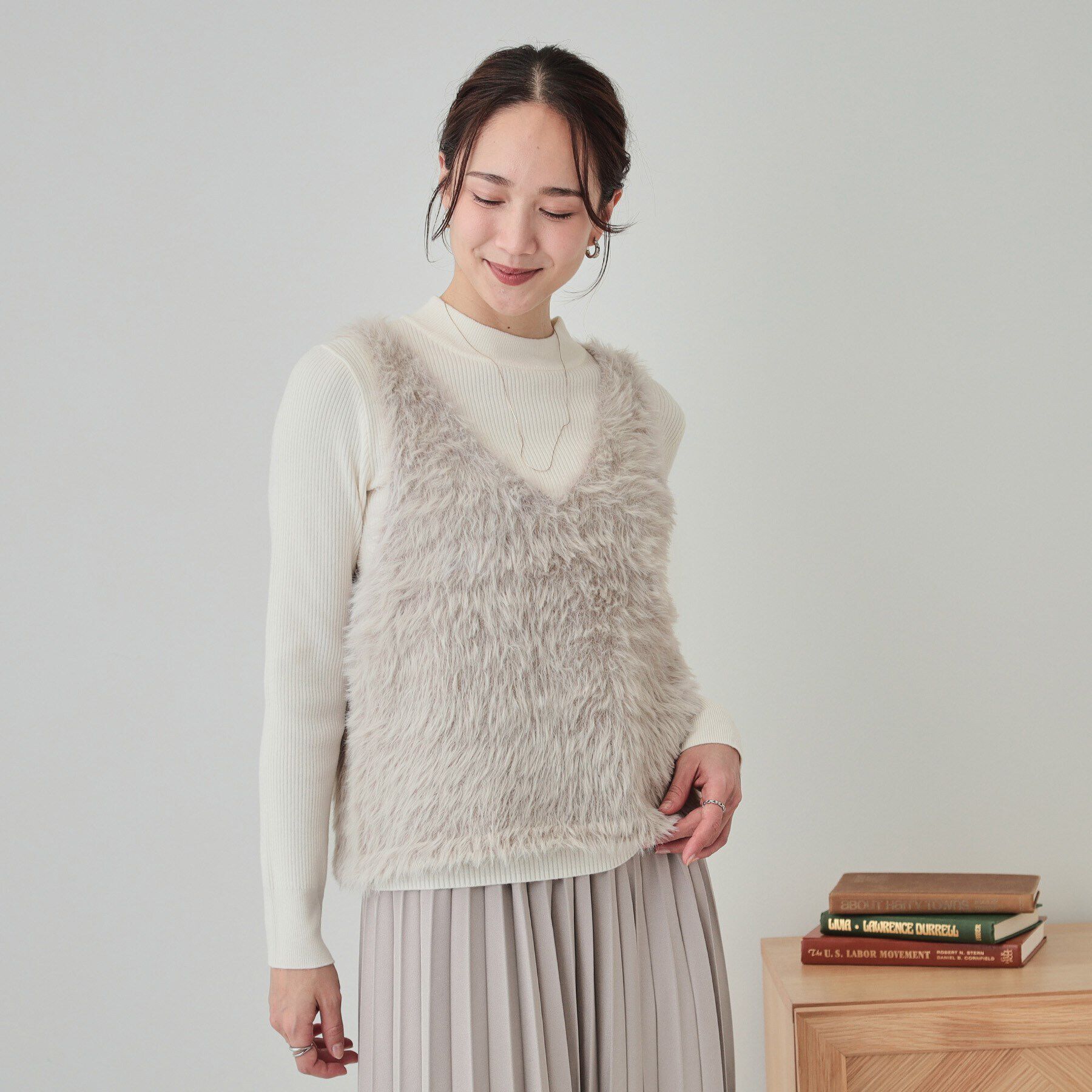 SHOO･LA･RUE「【S-LL/2点セット】大人のフェミニンカジュアルに　フェザー調ベスト+リブニット」|ニット・セーター|